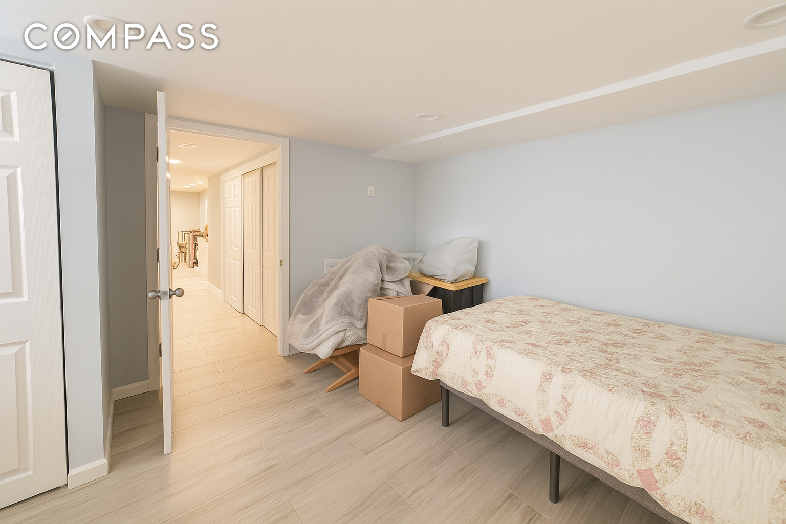 #14 photo, 422 Cromwell Avenue, New York City , NY 10305