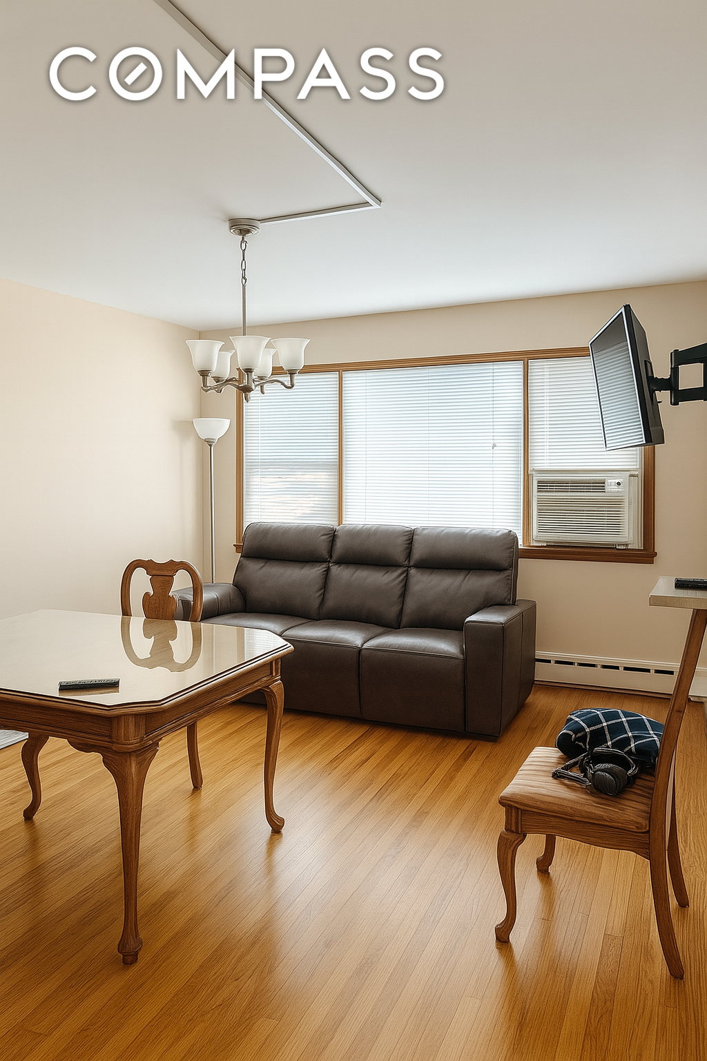 #9 photo, 422 Cromwell Avenue, New York City , NY 10305