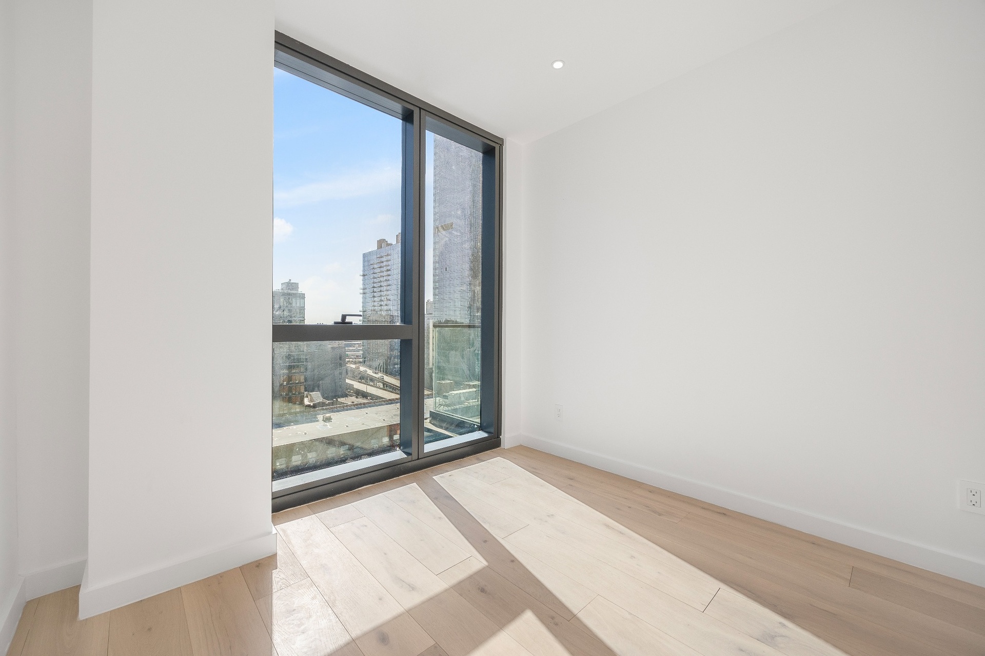 #7 photo, 42-62 Hunter Street, クイーンズ区 Long Island City , NY 11101