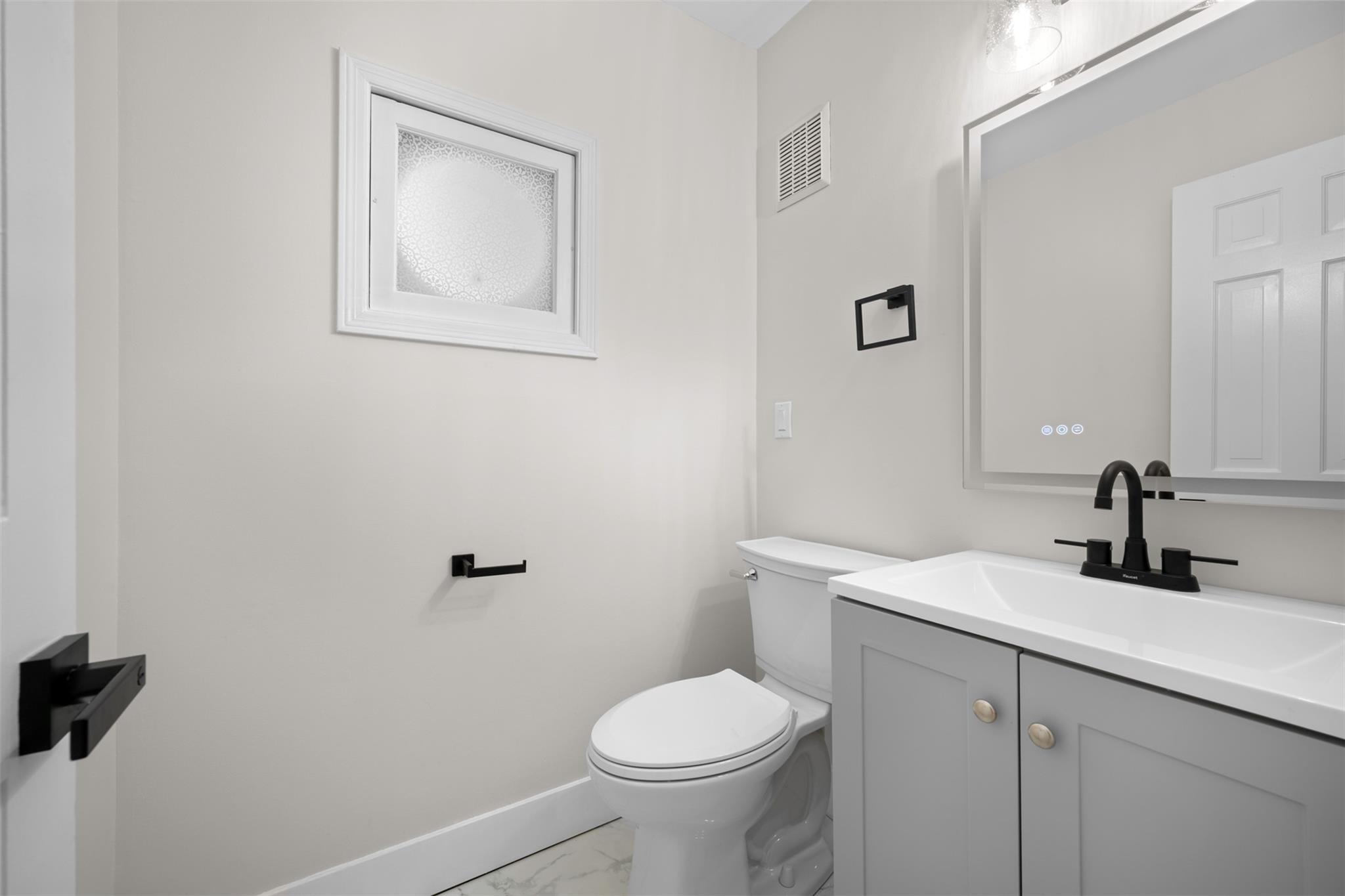 #16 photo, 7 Windmill Court, 東長島 史密斯敦 Smithtown , NY 11787