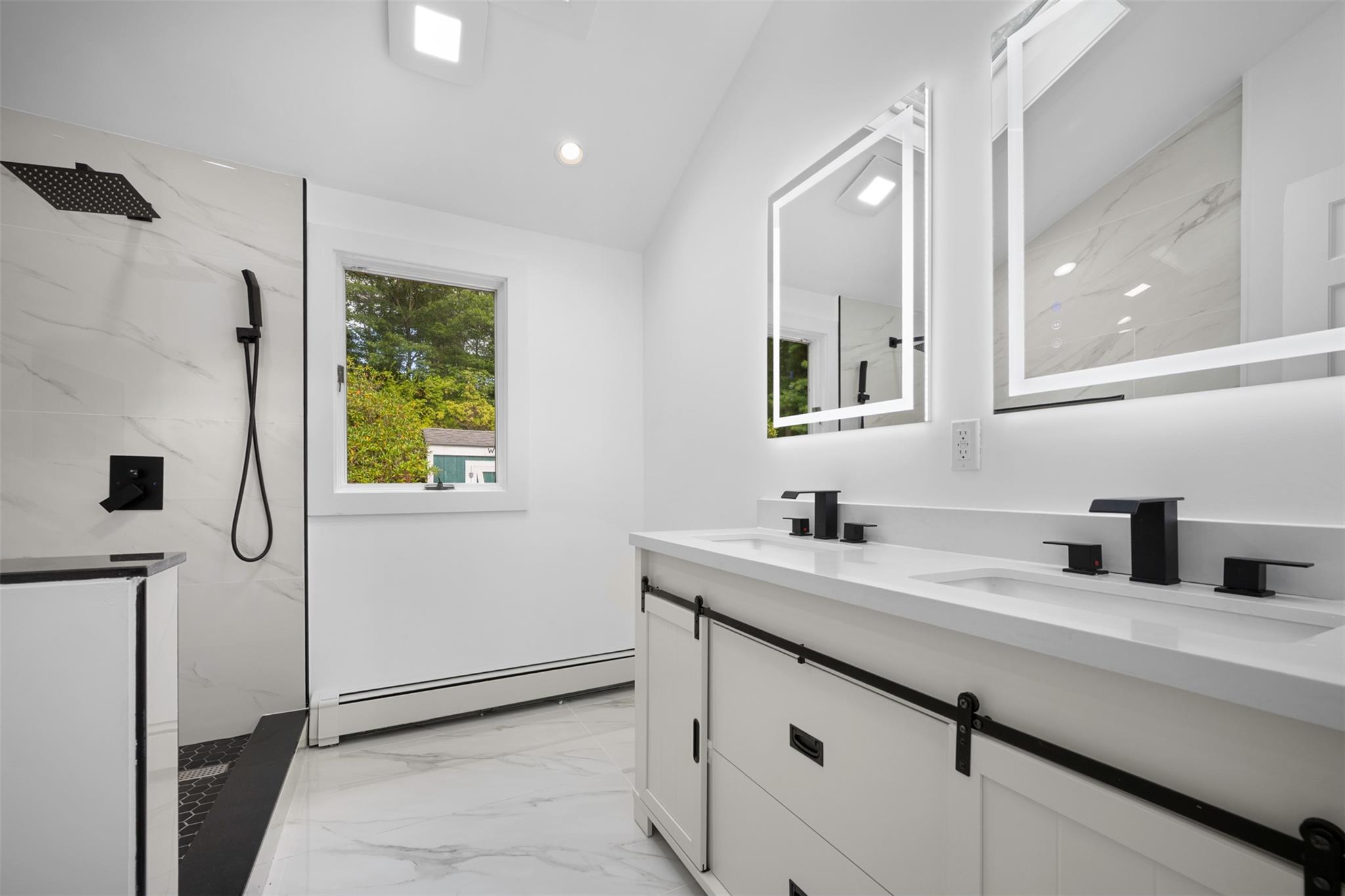 #17 photo, 7 Windmill Court, 東長島 史密斯敦 Smithtown , NY 11787