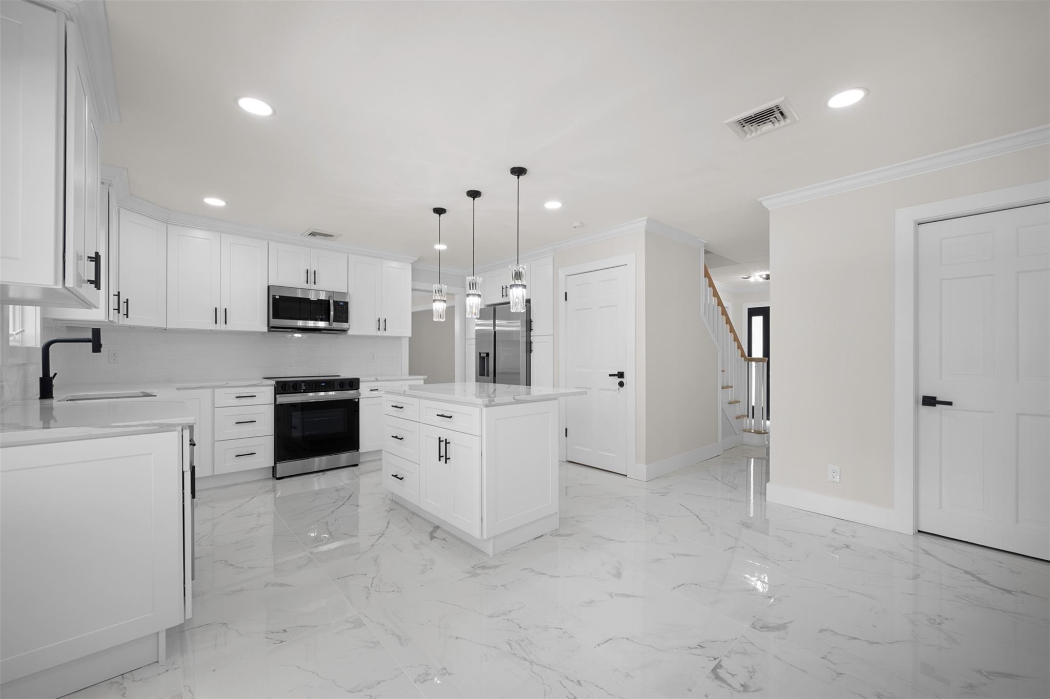 #9 photo, 7 Windmill Court, 東長島 史密斯敦 Smithtown , NY 11787