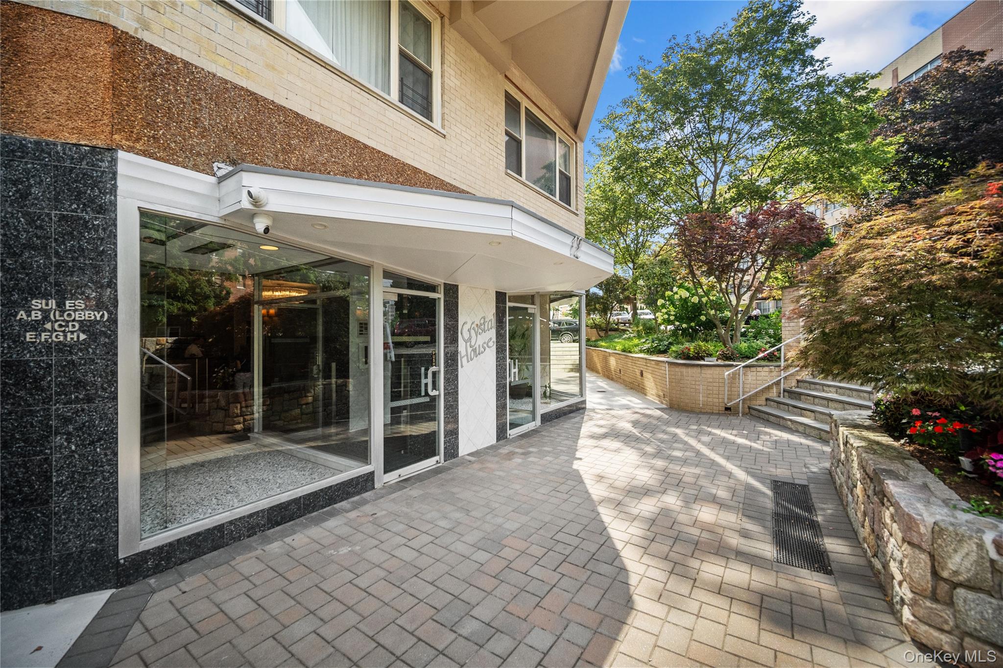 #1 photo, 12 Old Mamaroneck Road, White Plains , NY 10605