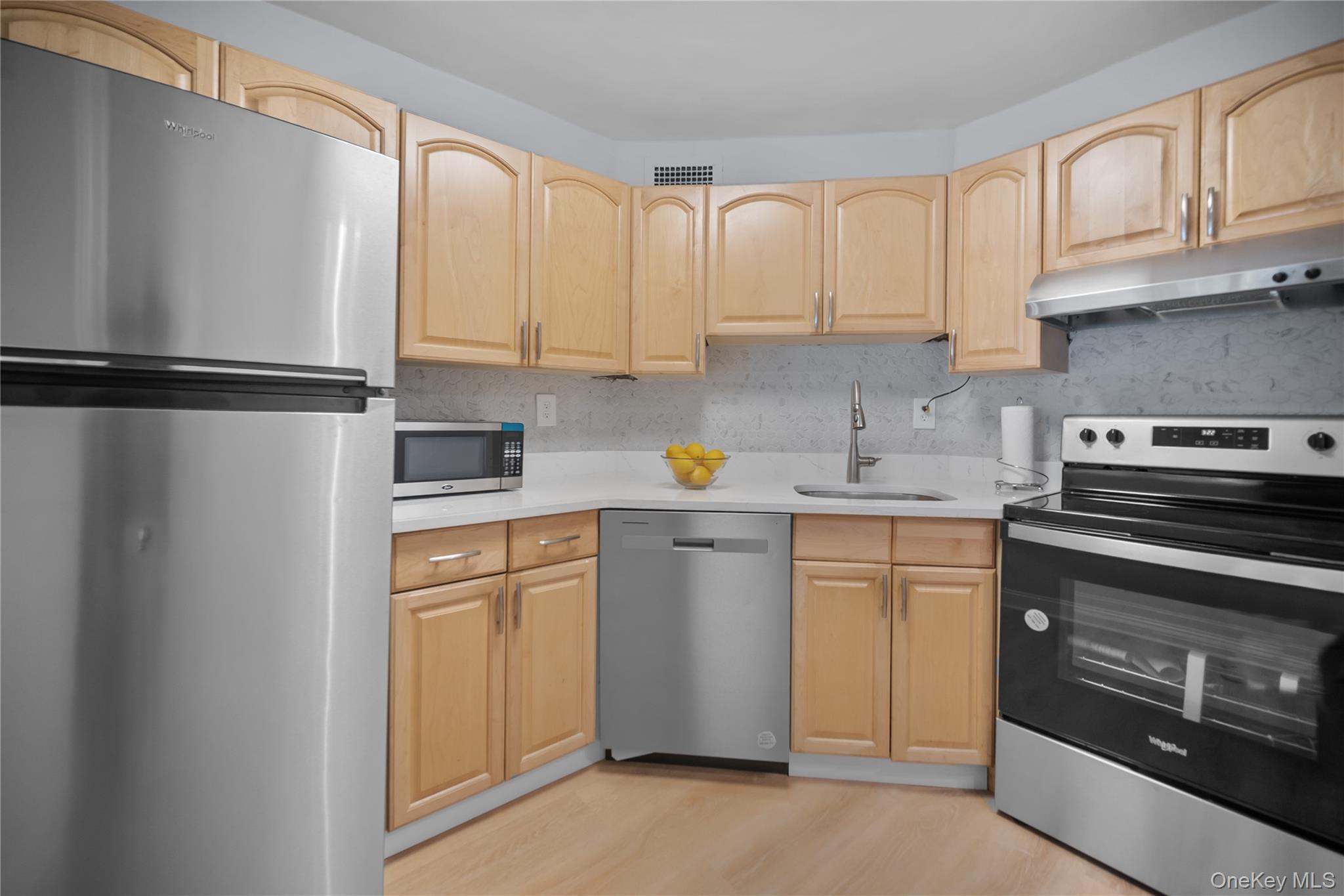 #4 photo, 12 Old Mamaroneck Road, 紐約州 White Plains , NY 10605