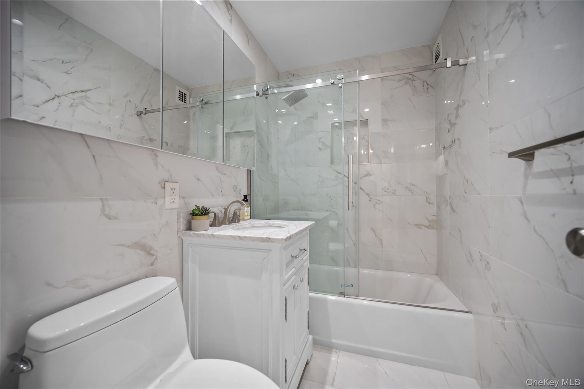 #6 photo, 12 Old Mamaroneck Road, 紐約州 White Plains , NY 10605