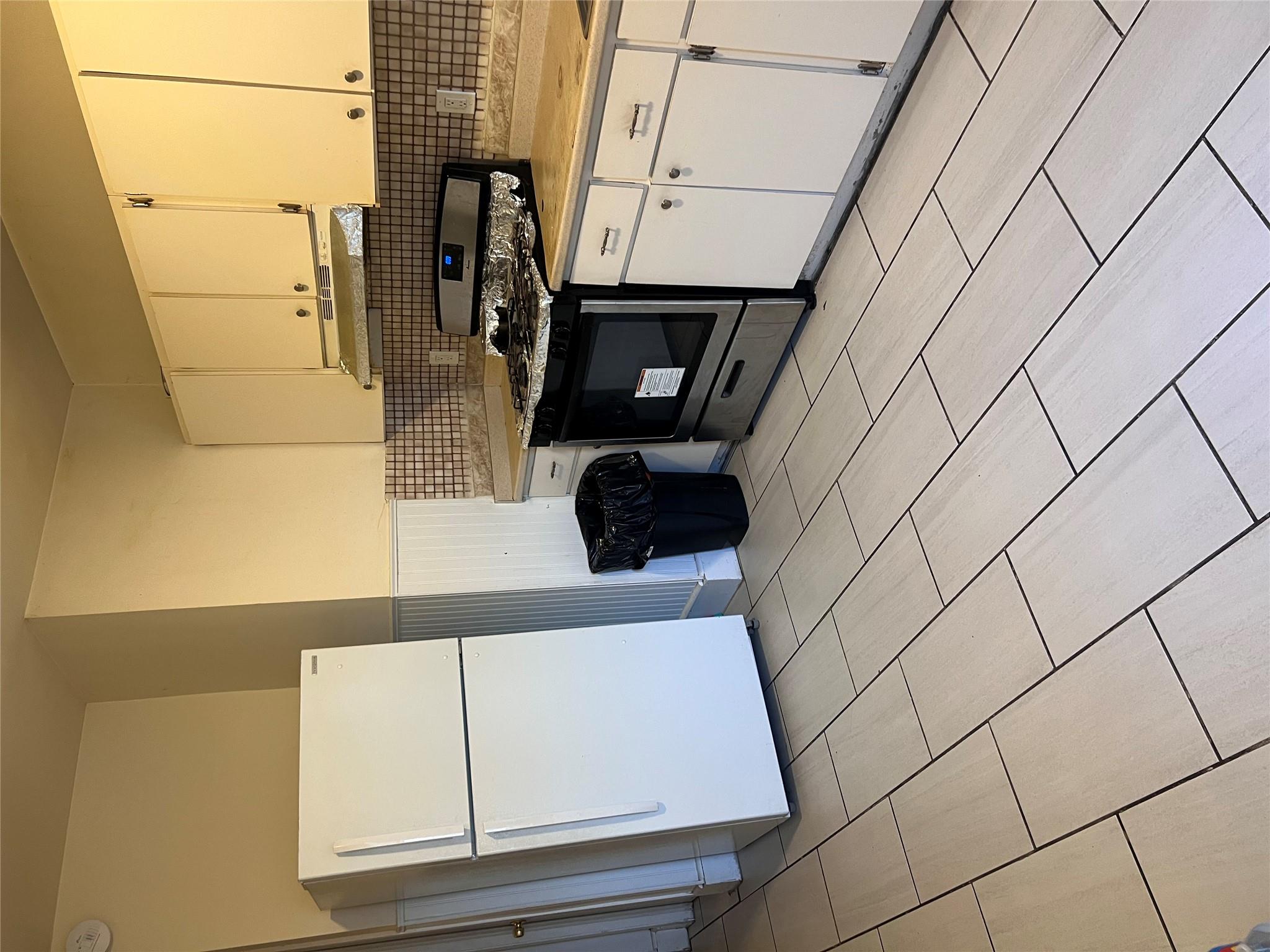 #10 photo, 94 William Street, Newburgh , NY 12550