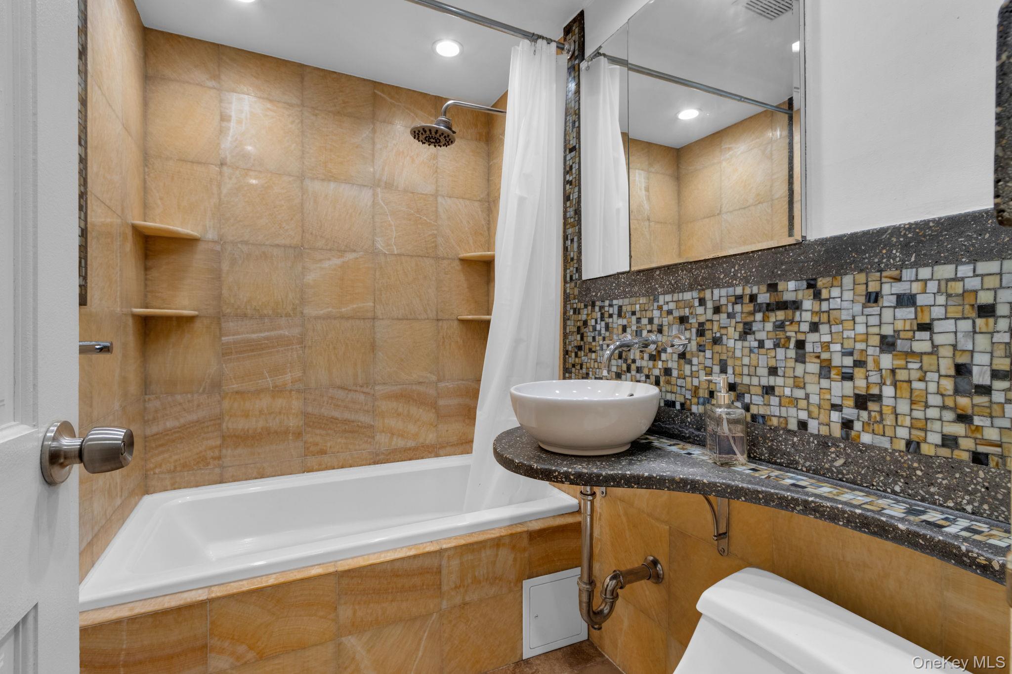 #14 photo, 2465 Palisade Avenue, ブロンクス区 Bronx , NY 10463