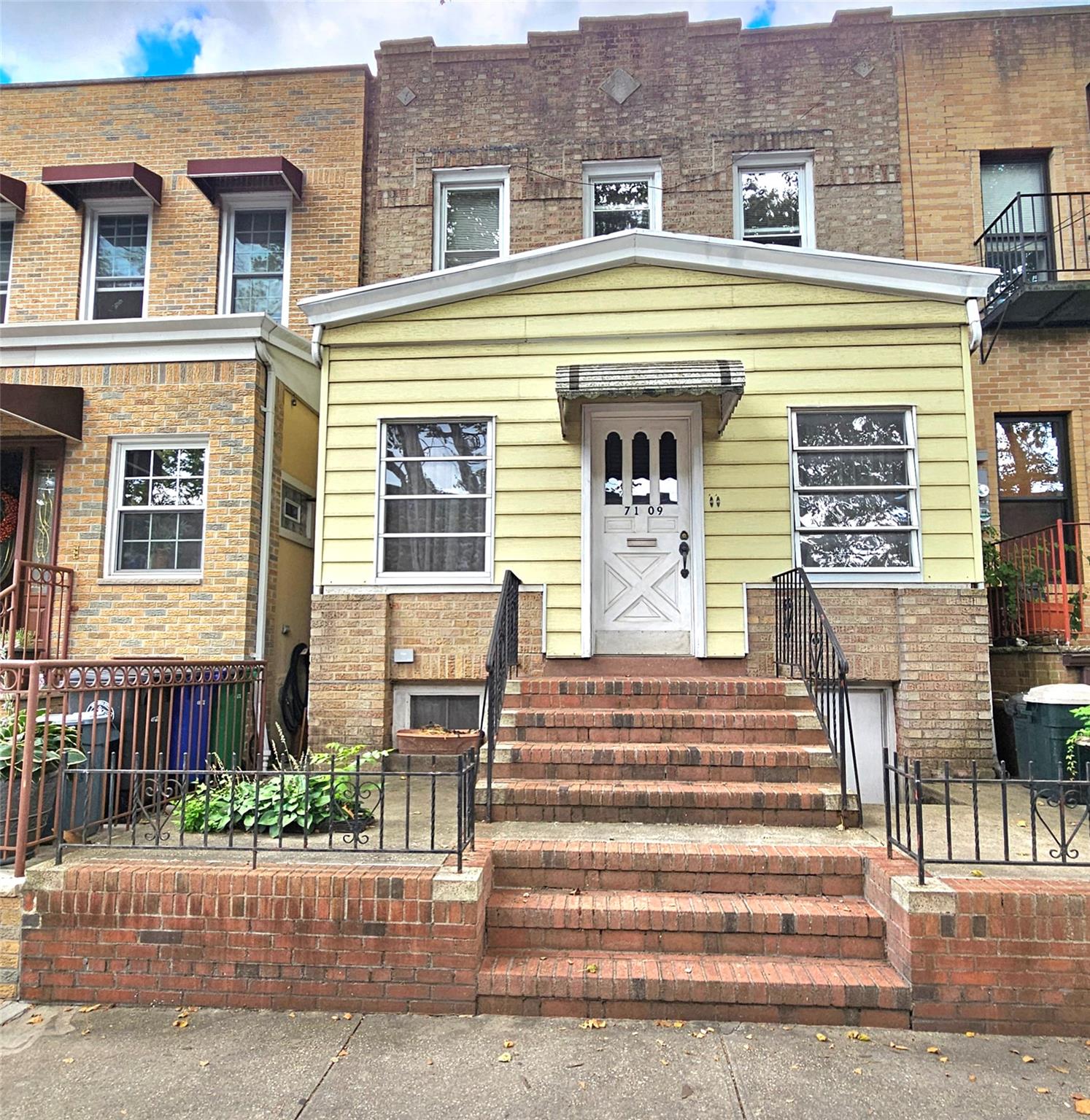 #2 photo, 71-09 68 Street, 皇后區 Glendale , NY 11385
