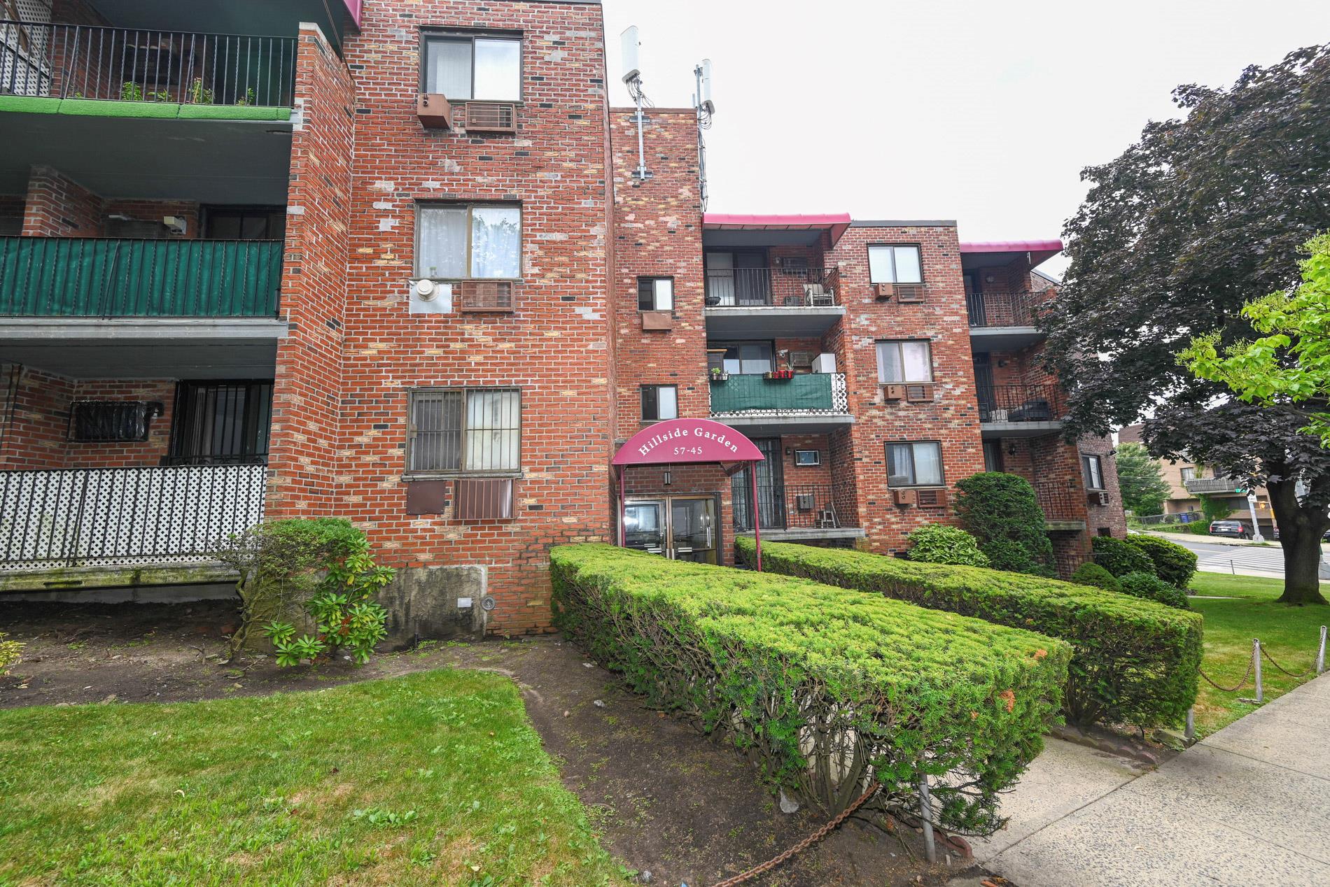 #1 photo, 5745 74th Street, كوينز Middle Village , NY 11379