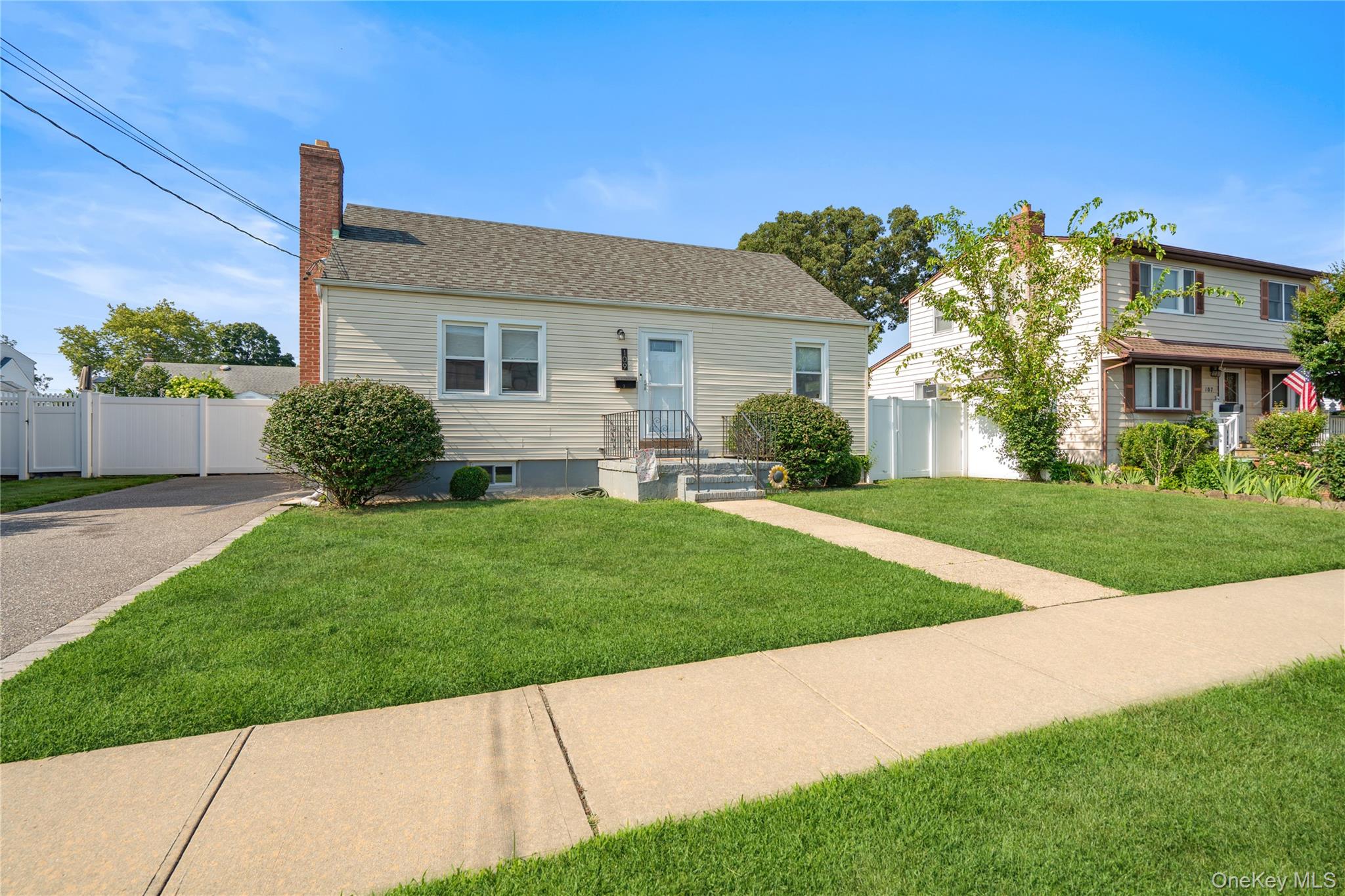 #1 photo, 109 Plitt Avenue, 롱 아일랜드 South Farmingdale , NY 11735