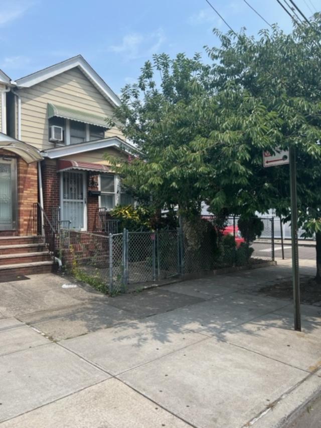 #1 photo, 87-21 139th Street, Куинс ‖ Briarwood , NY 11435