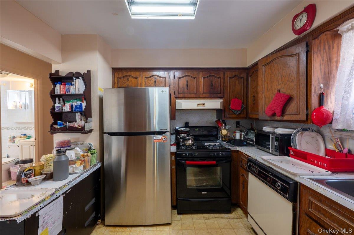 #9 photo, 16608 29th Avenue, Flushing , NY 11358