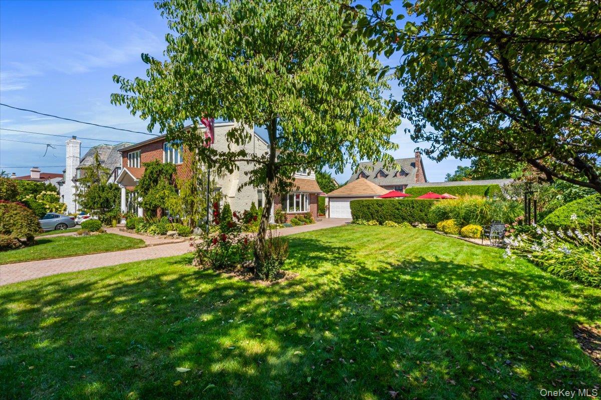 #8 photo, 2957 214th Place, クイーンズ区 Bayside , NY 11360