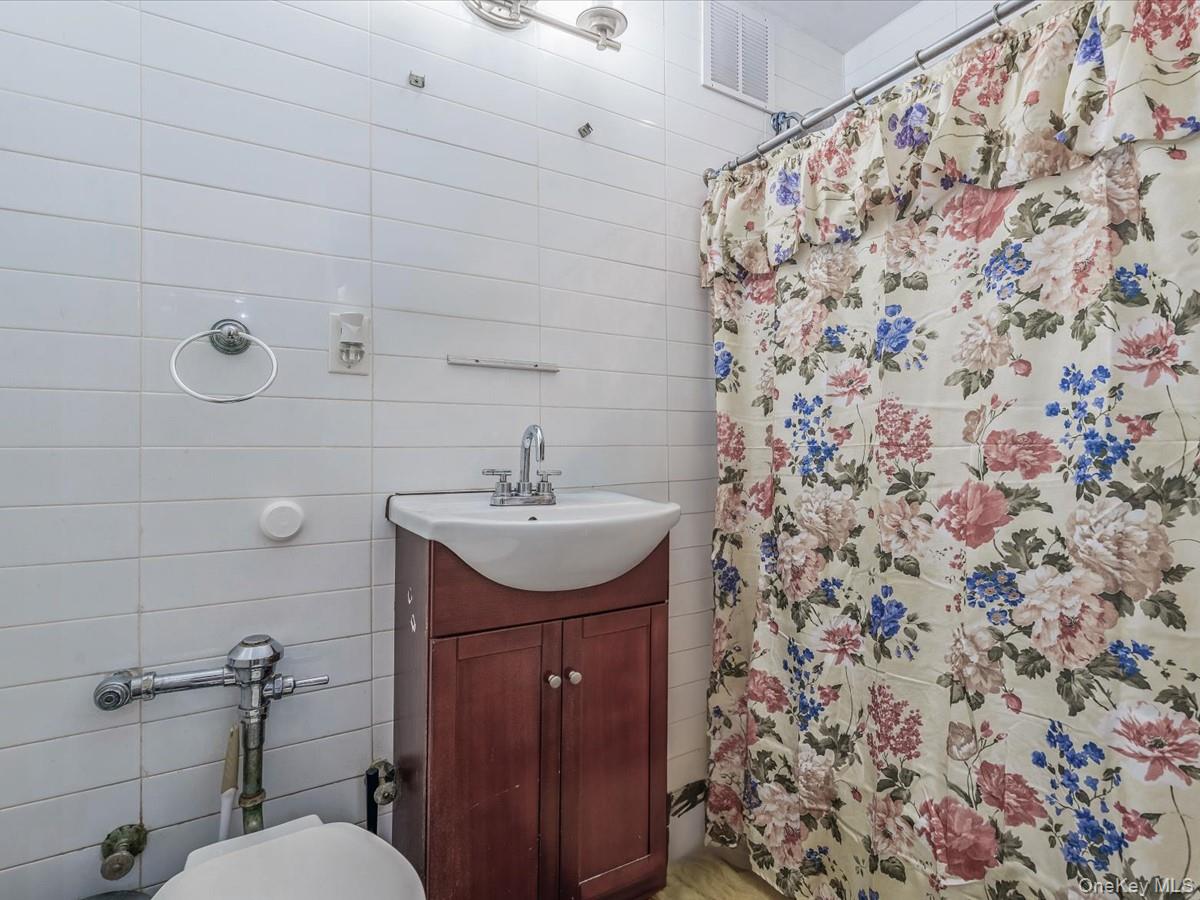 #12 photo, 94-31 59 Avenue, Elmhurst , NY 11373