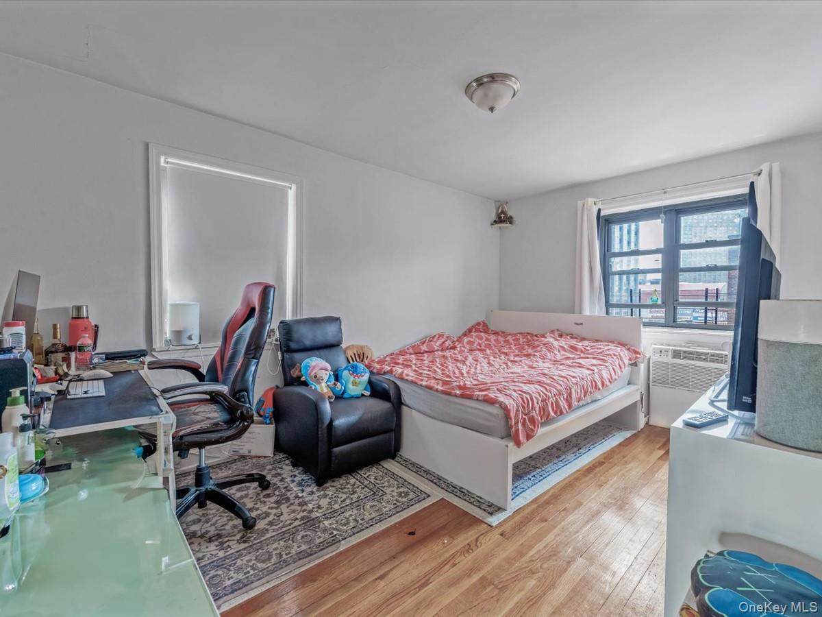 #7 photo, 94-31 59 Avenue, Elmhurst , NY 11373