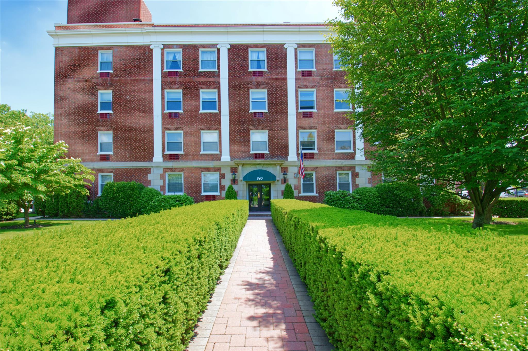 #1 photo, 360 Stewart Avenue, 長島 花園城 Garden City , NY 11530