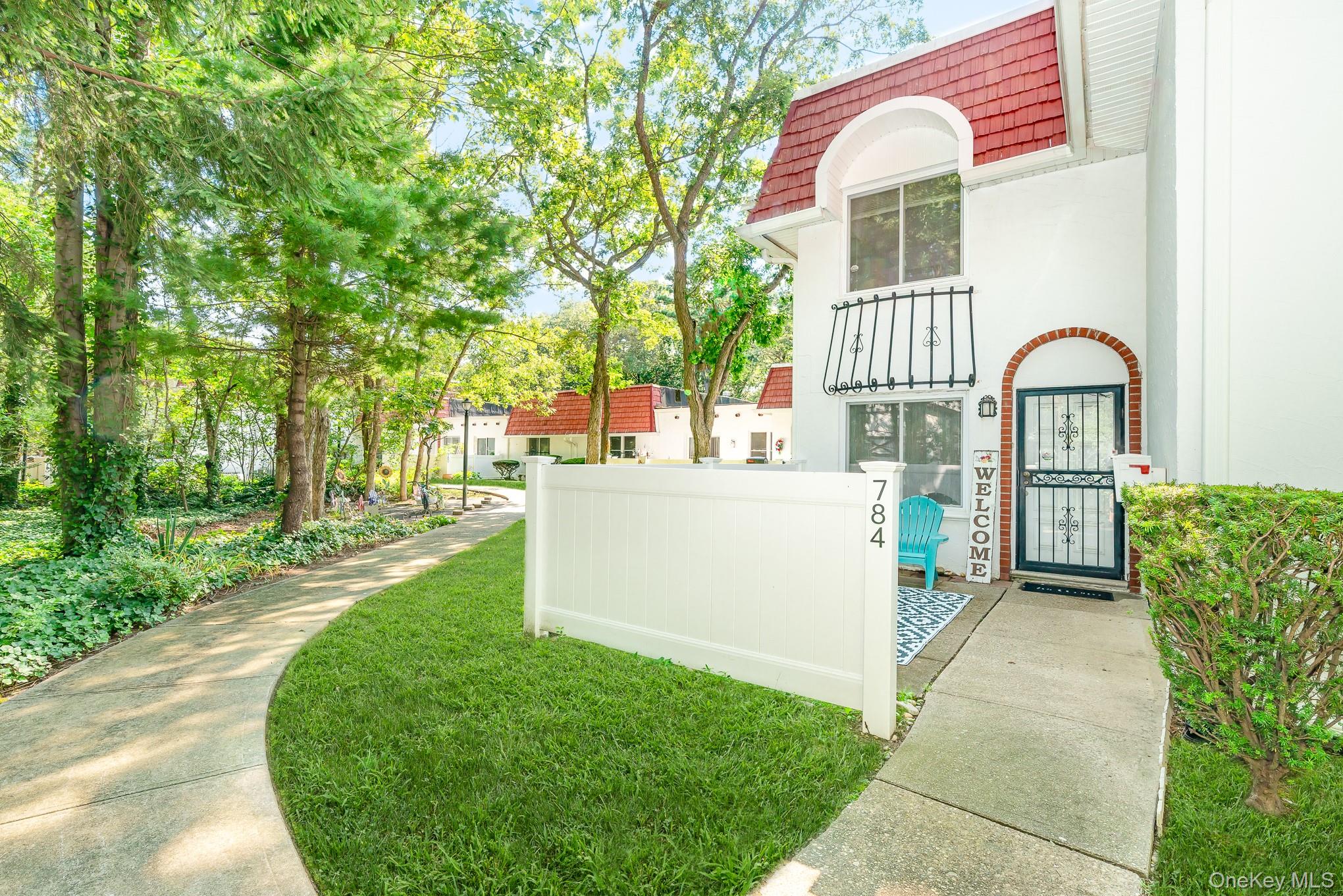 #2 photo, 784 Blue Ridge Drive, 東長島 Medford , NY 11763