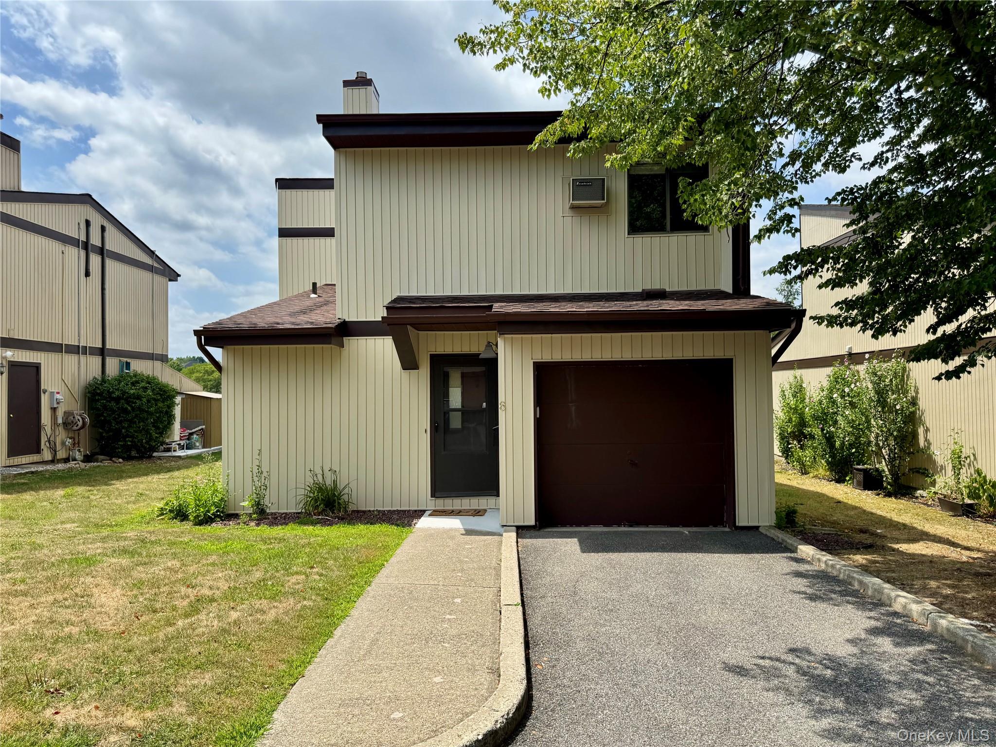 #1 photo, 6 Windsor Mews, Middletown , NY 10940