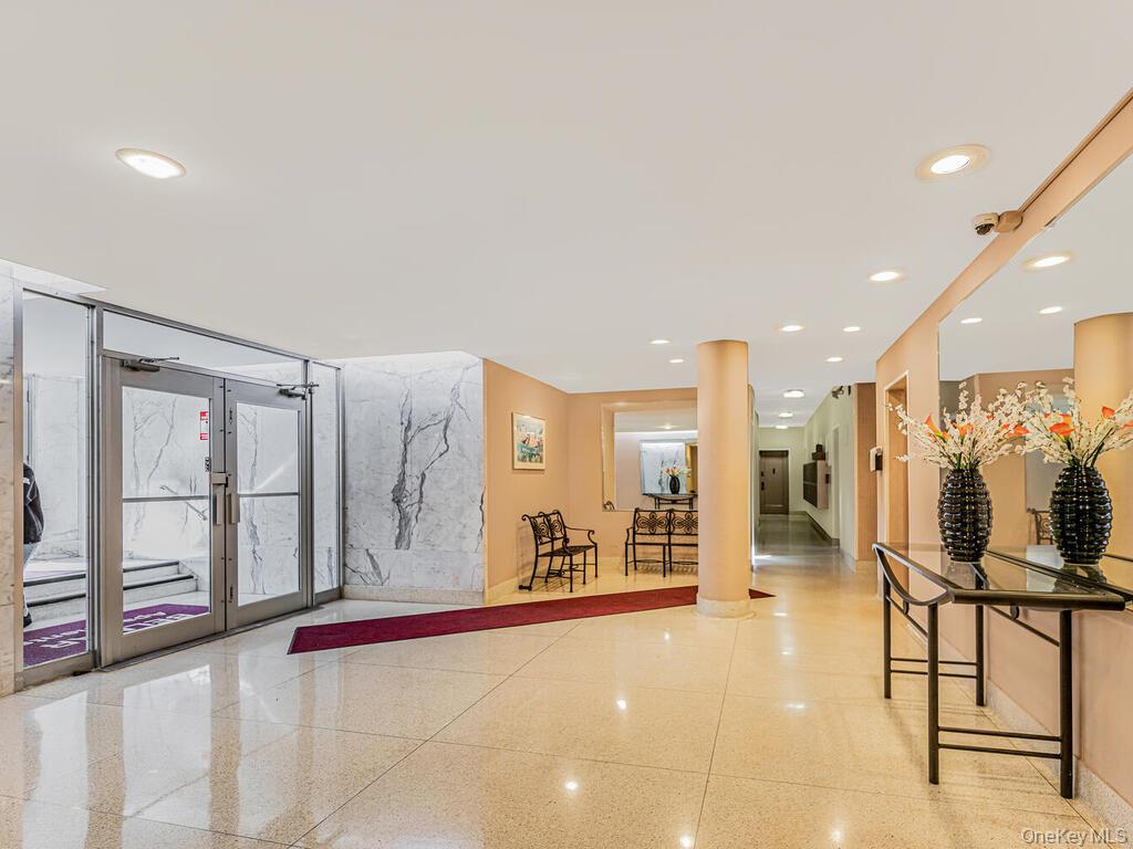 #10 photo, 525 W 236th Street, Bronx , NY 10463