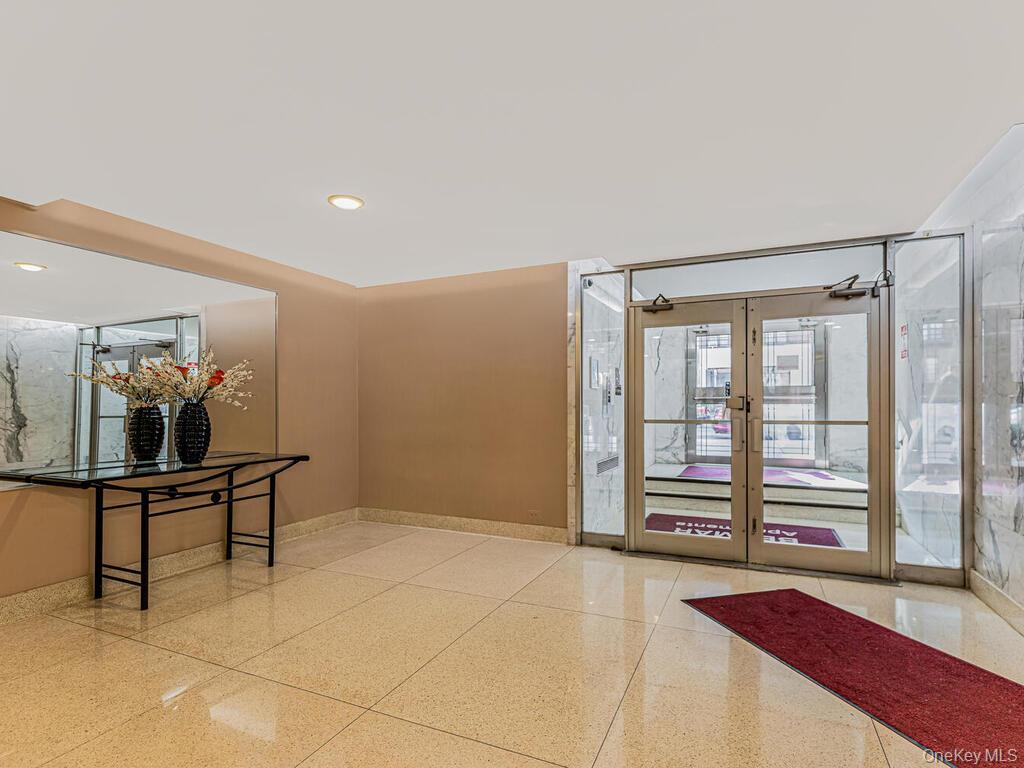 #11 photo, 525 W 236th Street, Bronx , NY 10463