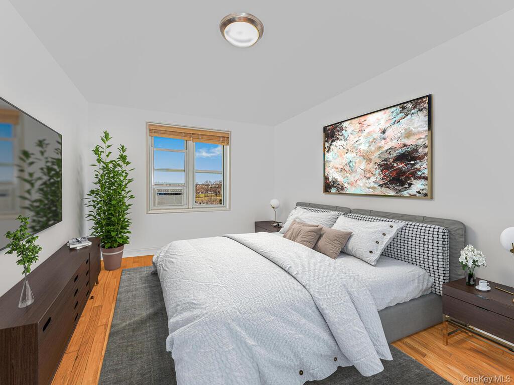 #5 photo, 525 W 236th Street, Bronx , NY 10463