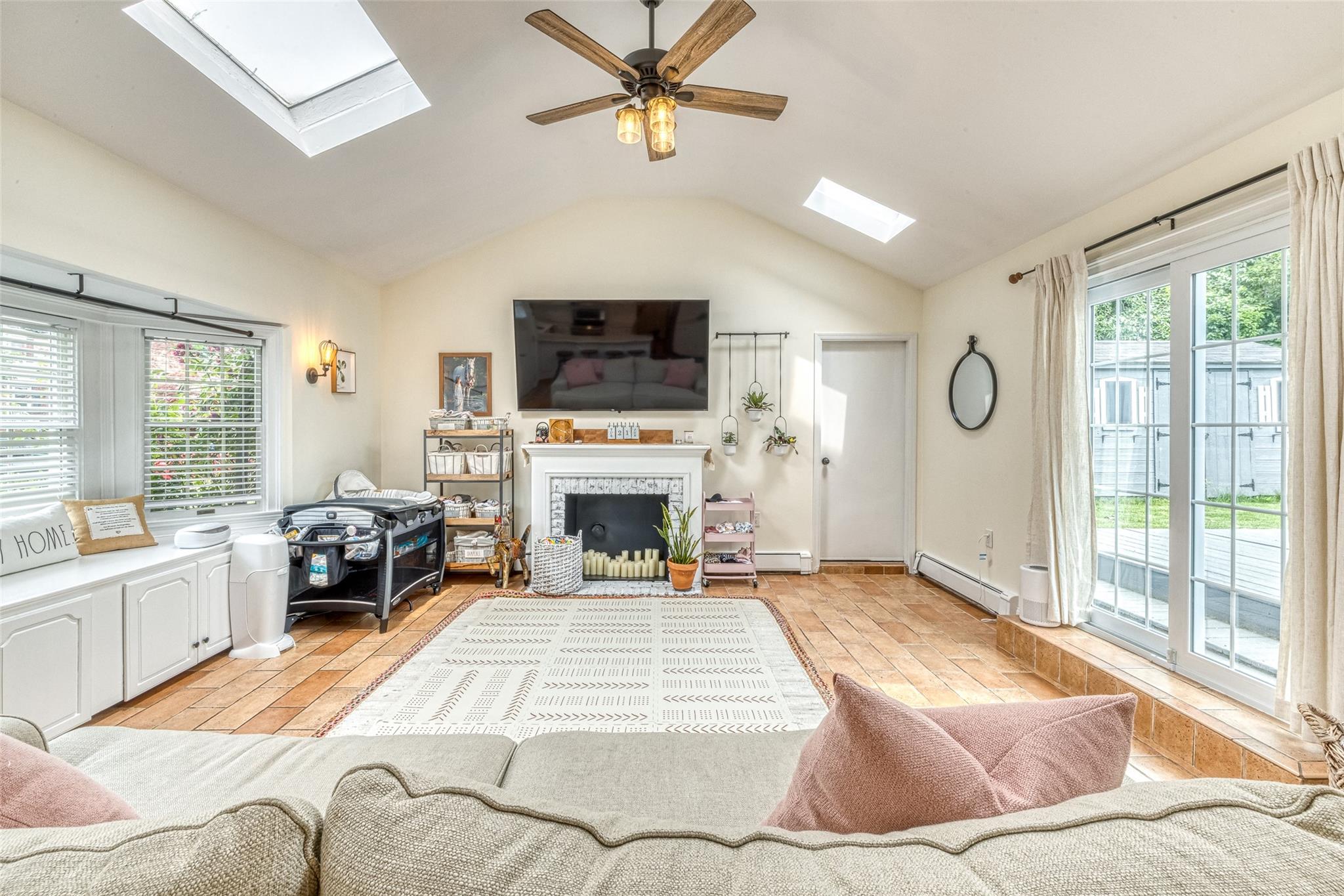 #11 photo, 2053 Stuyvesant Avenue, East Meadow , NY 11554