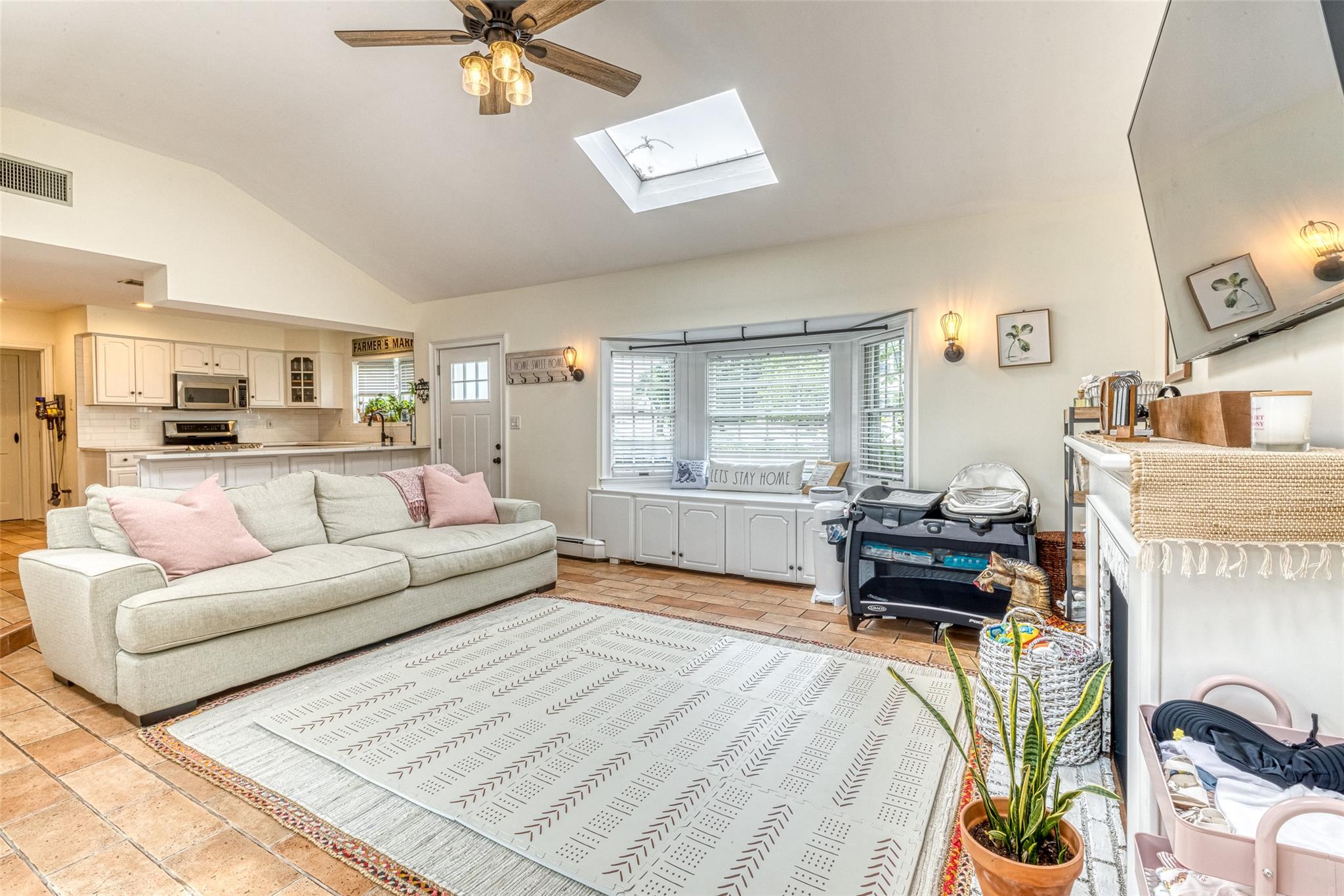 #9 photo, 2053 Stuyvesant Avenue, East Meadow , NY 11554