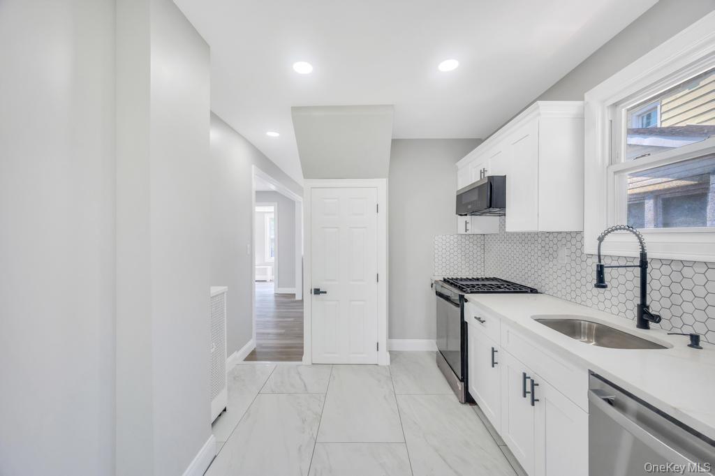 #10 photo, 272 N Columbus Avenue, नासाउ काउंटी Freeport , NY 11520