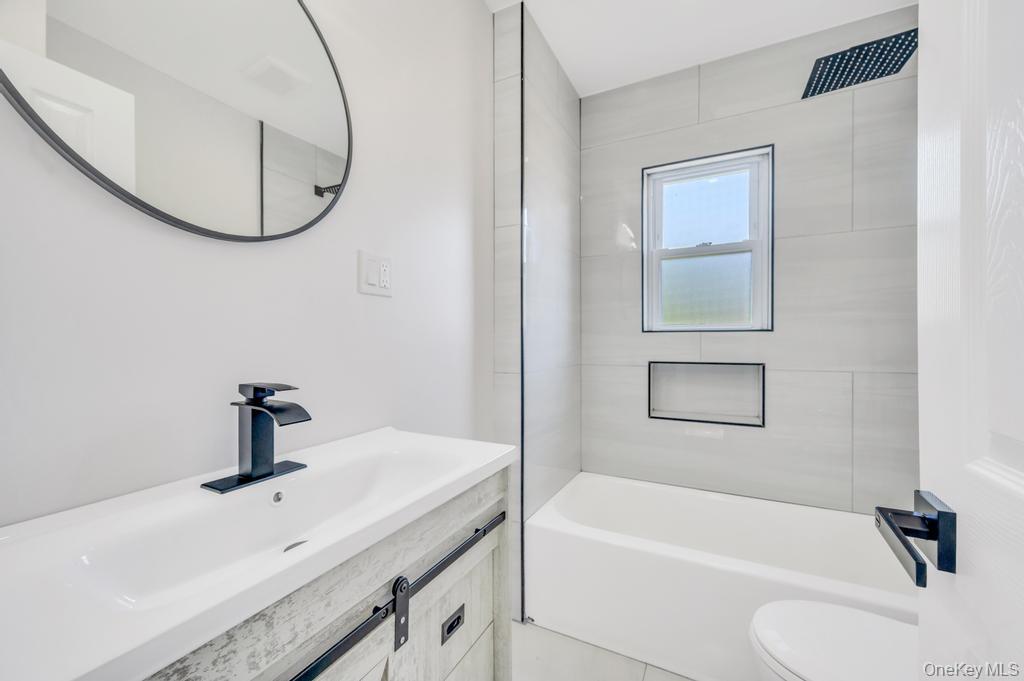 #11 photo, 272 N Columbus Avenue, नासाउ काउंटी Freeport , NY 11520