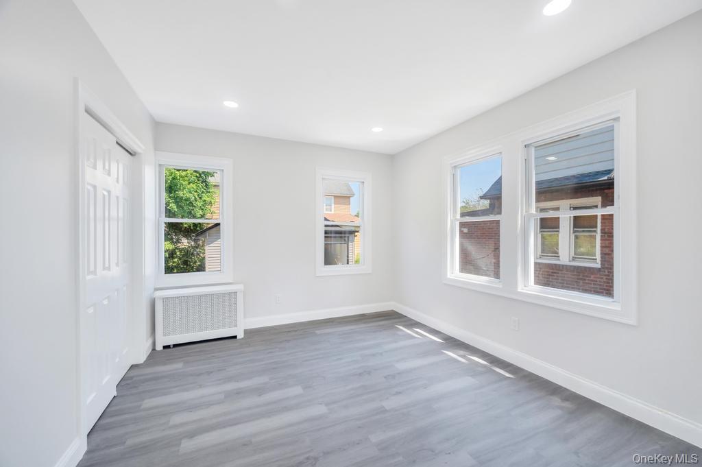 #12 photo, 272 N Columbus Avenue, नासाउ काउंटी Freeport , NY 11520