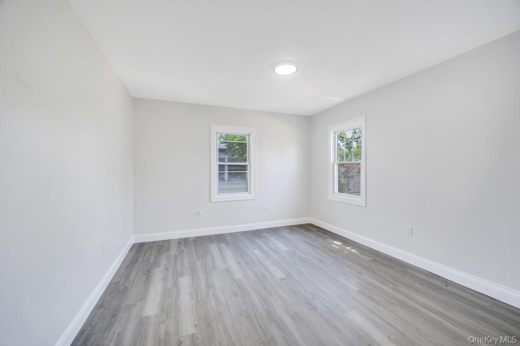 #15 photo, 272 N Columbus Avenue, नासाउ काउंटी Freeport , NY 11520