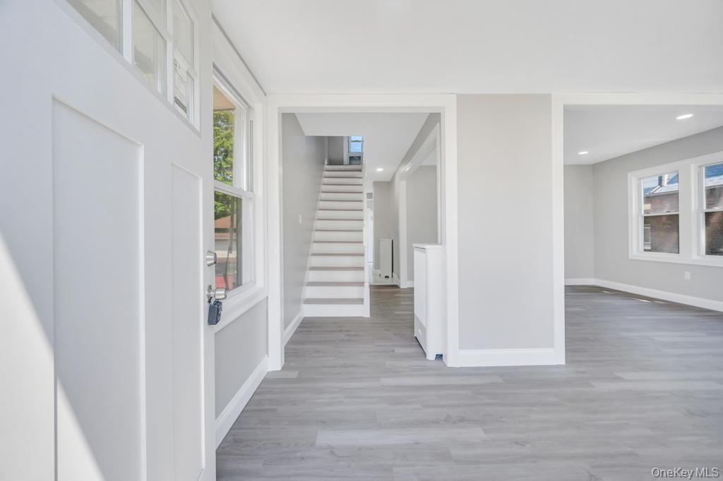 #3 photo, 272 N Columbus Avenue, नासाउ काउंटी Freeport , NY 11520