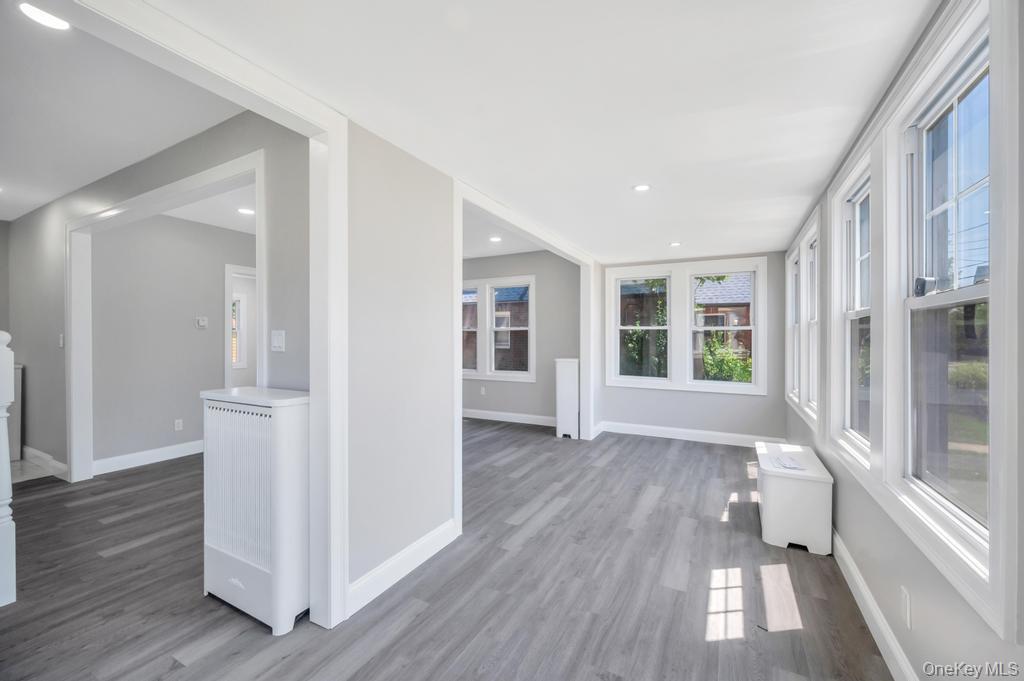 #4 photo, 272 N Columbus Avenue, नासाउ काउंटी Freeport , NY 11520