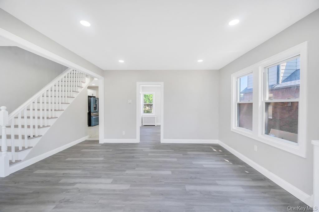 #6 photo, 272 N Columbus Avenue, नासाउ काउंटी Freeport , NY 11520