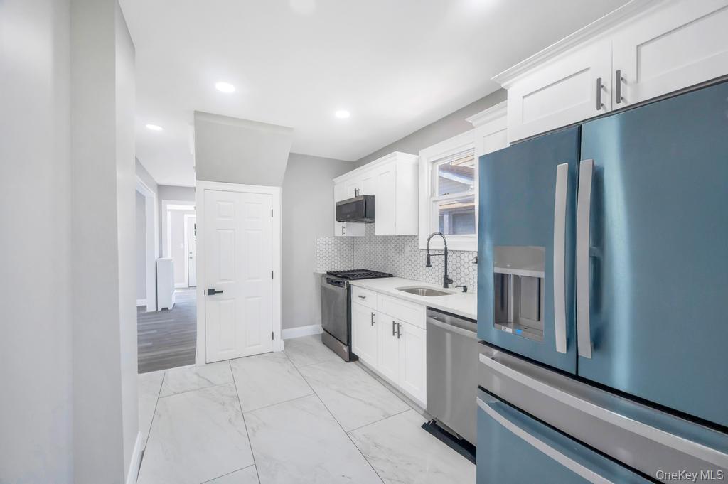 #9 photo, 272 N Columbus Avenue, नासाउ काउंटी Freeport , NY 11520