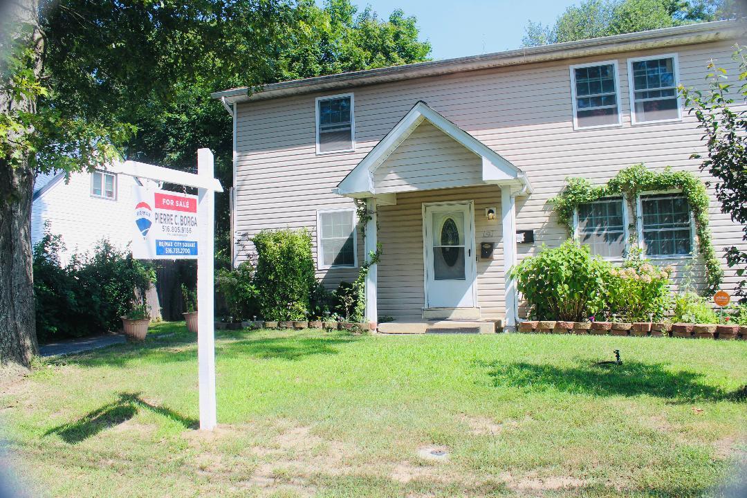 #1 photo, 193 Parkway Boulevard, Wyandanch , NY 11798