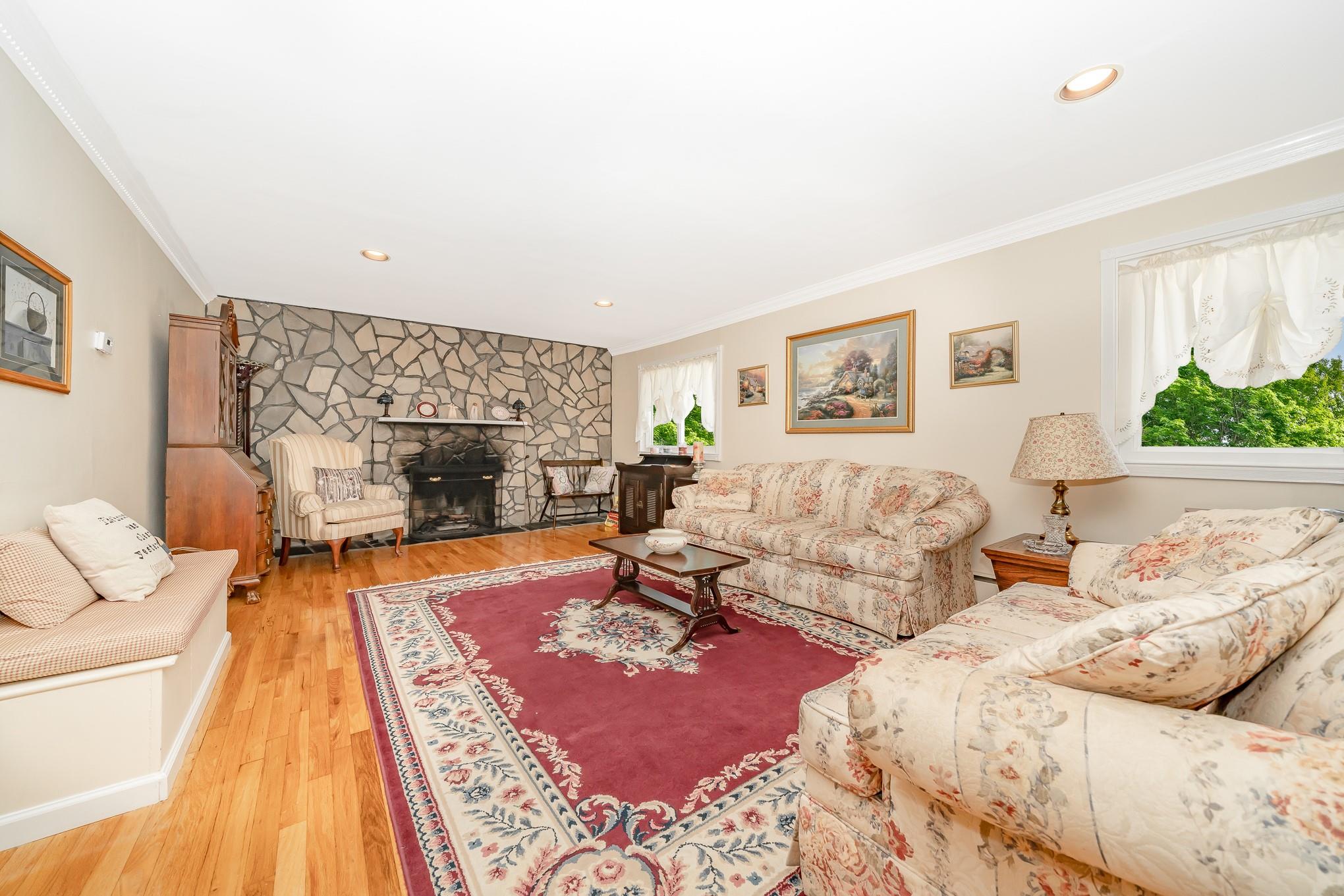 #8 photo, 49 Iroquois Street, 長島 Massapequa , NY 11758