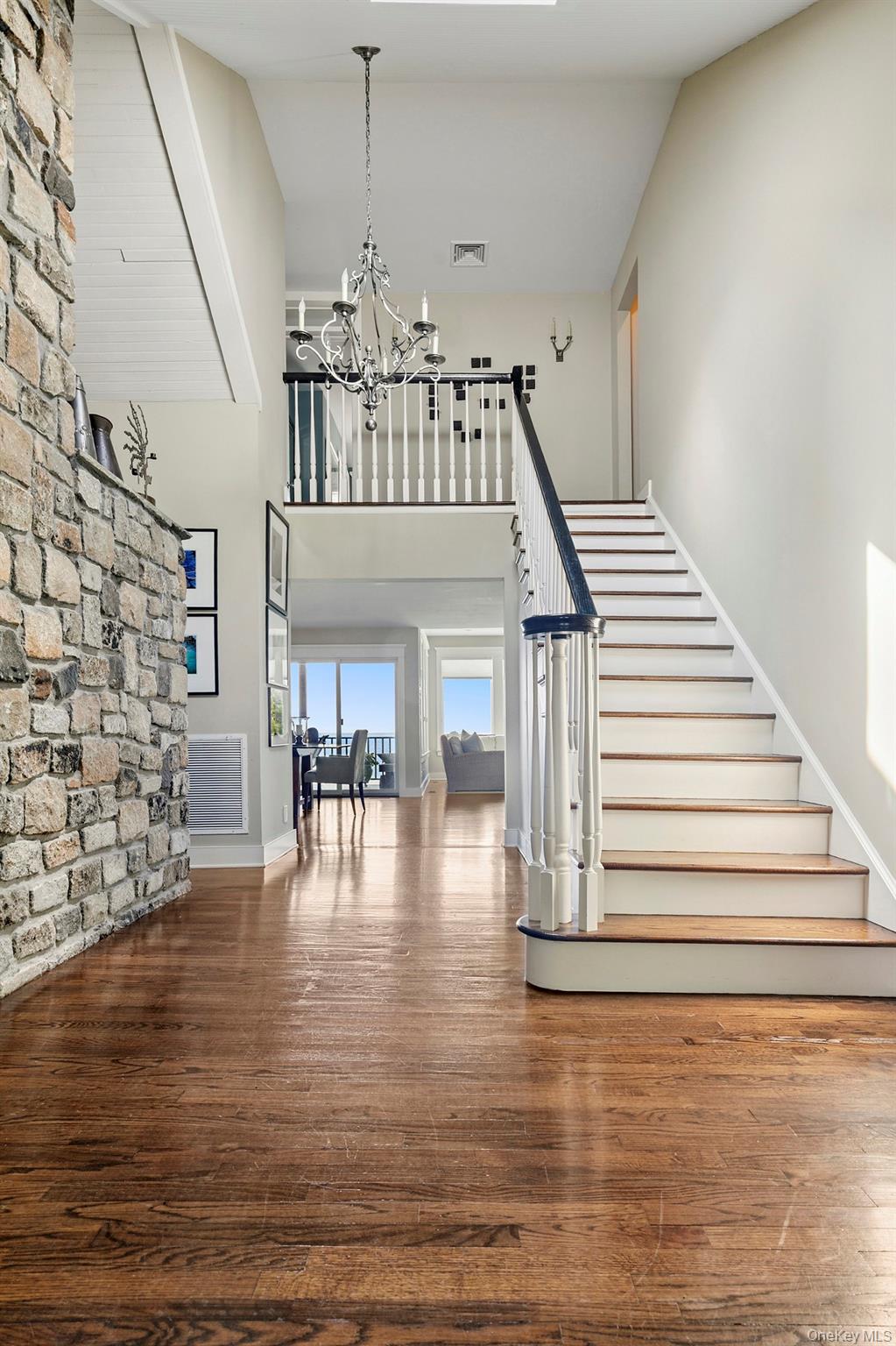 #13 photo, 29 Bittersweet Lane, サフォーク郡 Southampton , NY 11963