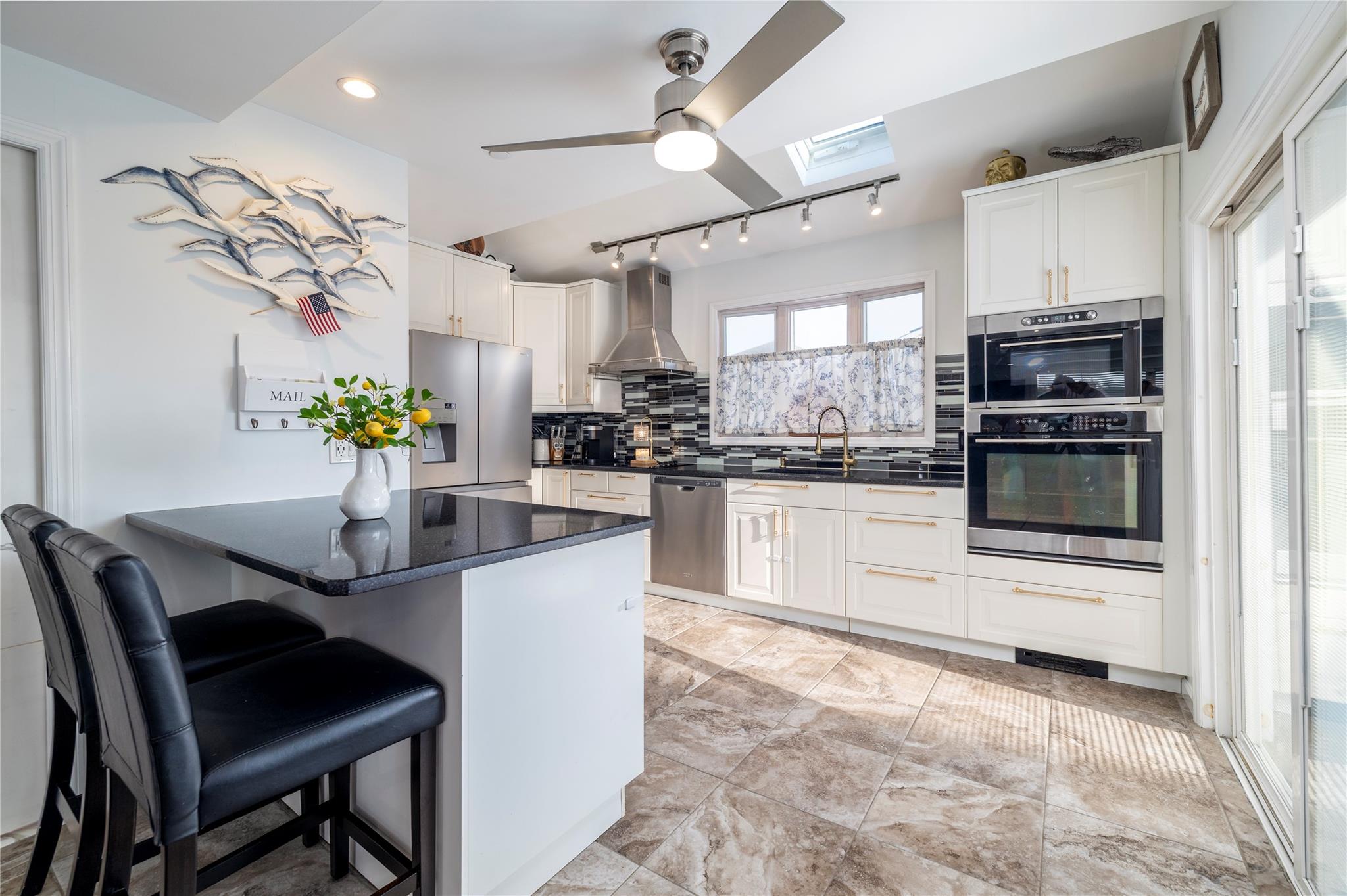 #12 photo, 644 Arthur Street, Baldwin , NY 11510