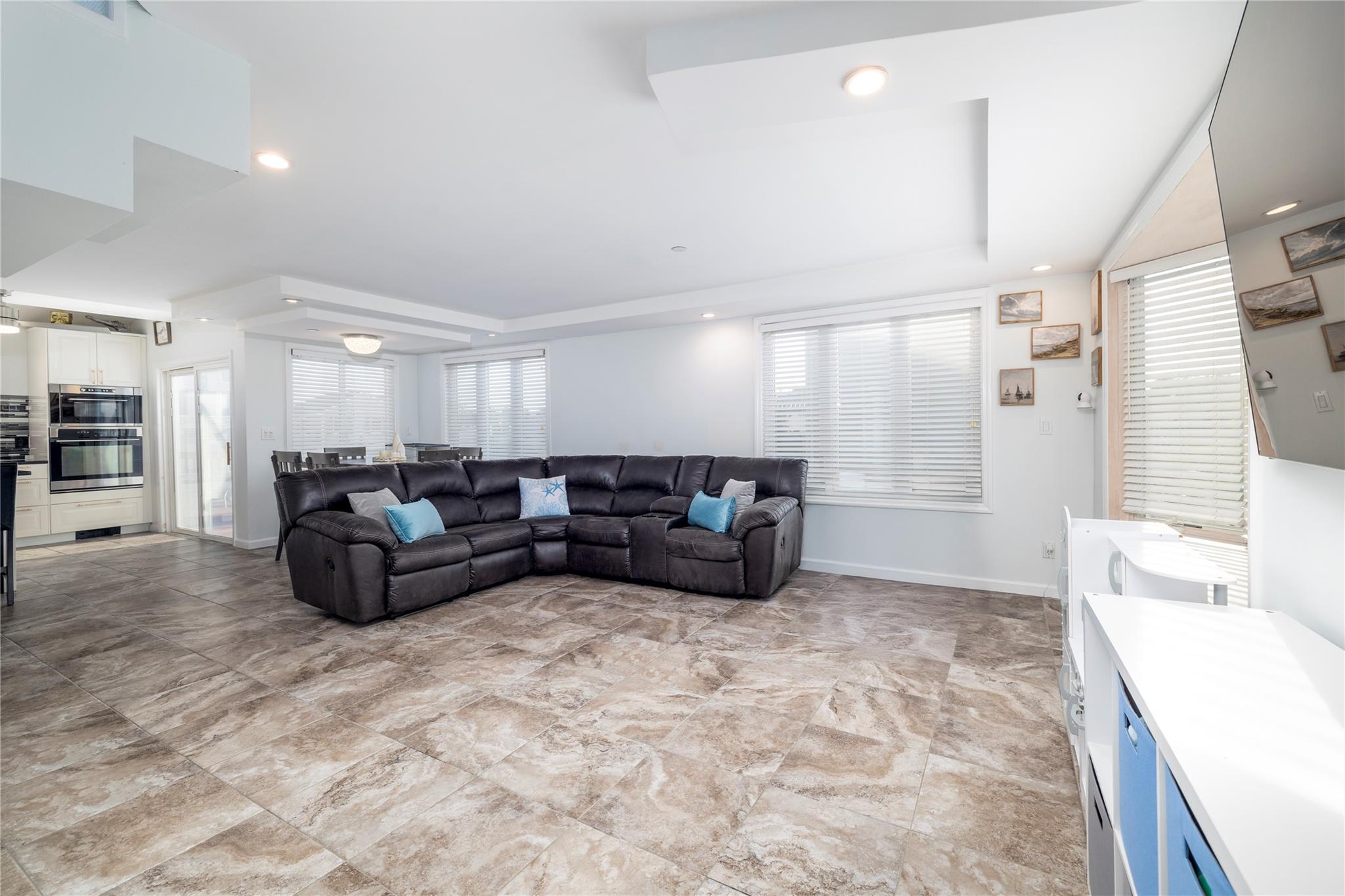 #7 photo, 644 Arthur Street, Baldwin , NY 11510