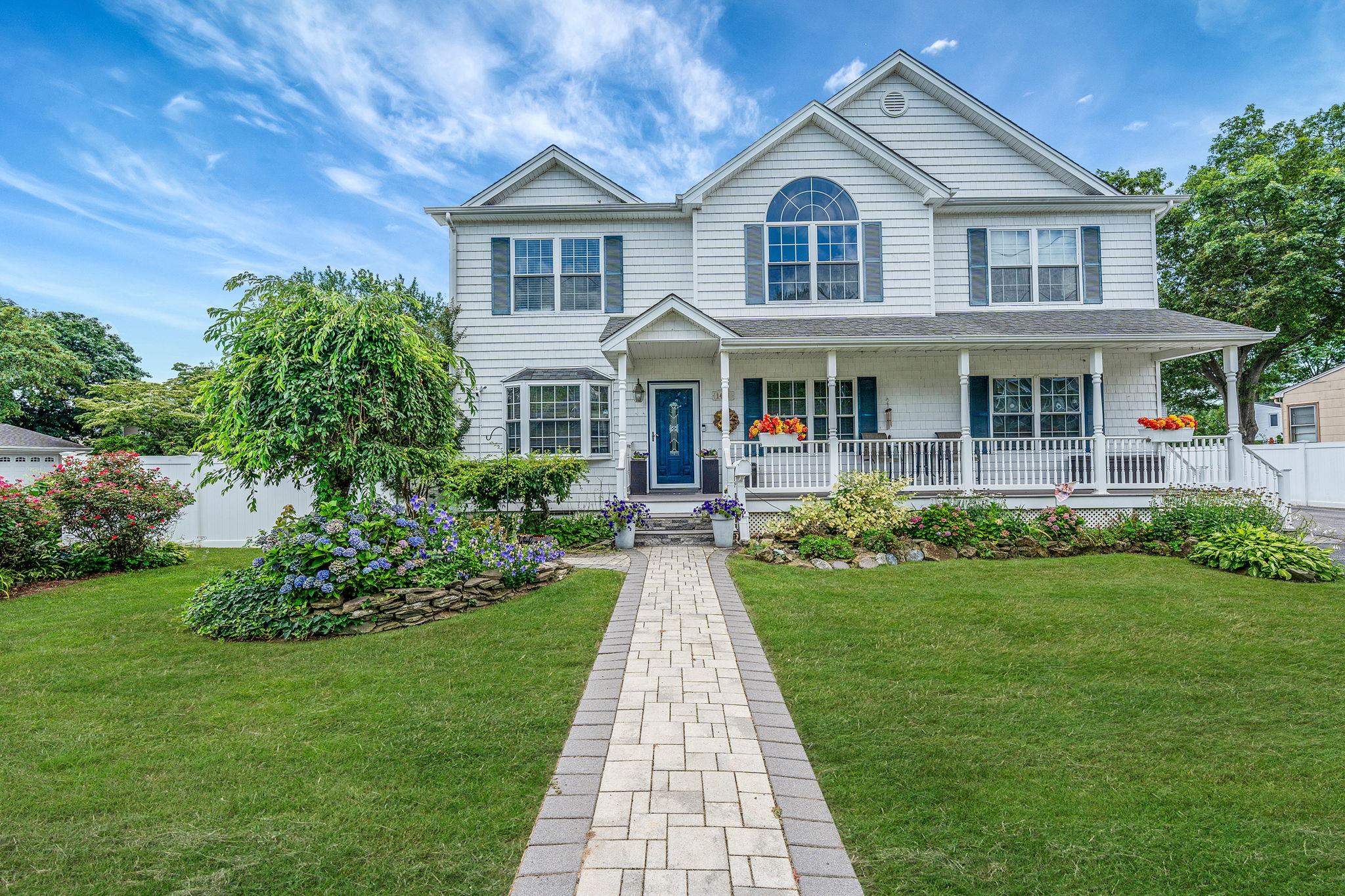 #1 photo, 1485 3rd Street, West Babylon , NY 11704
