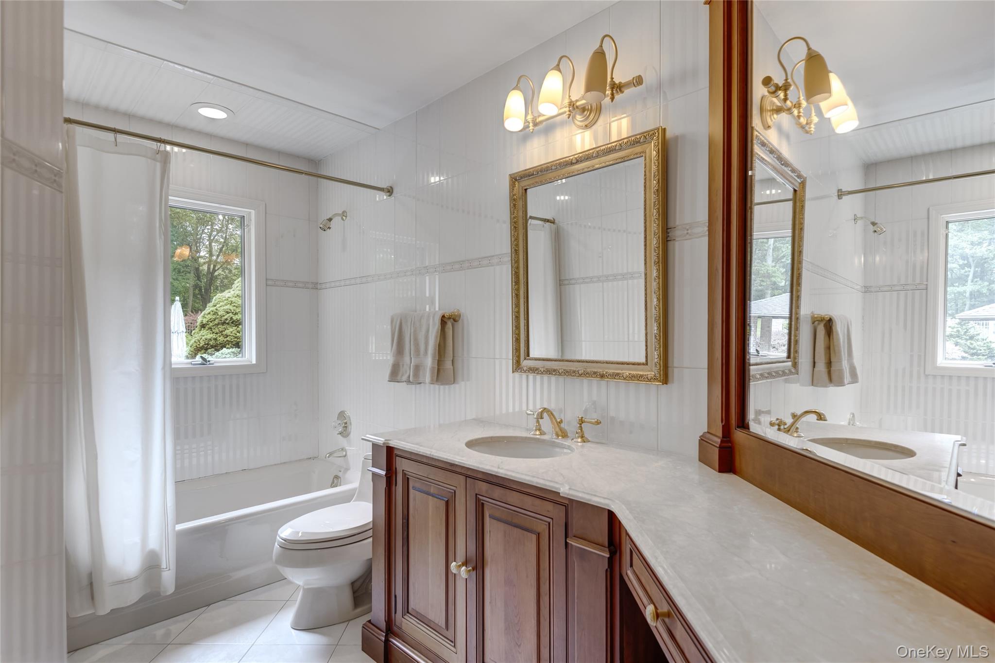 #17 photo, 527 Split Rock Road, Syosset , NY 11791