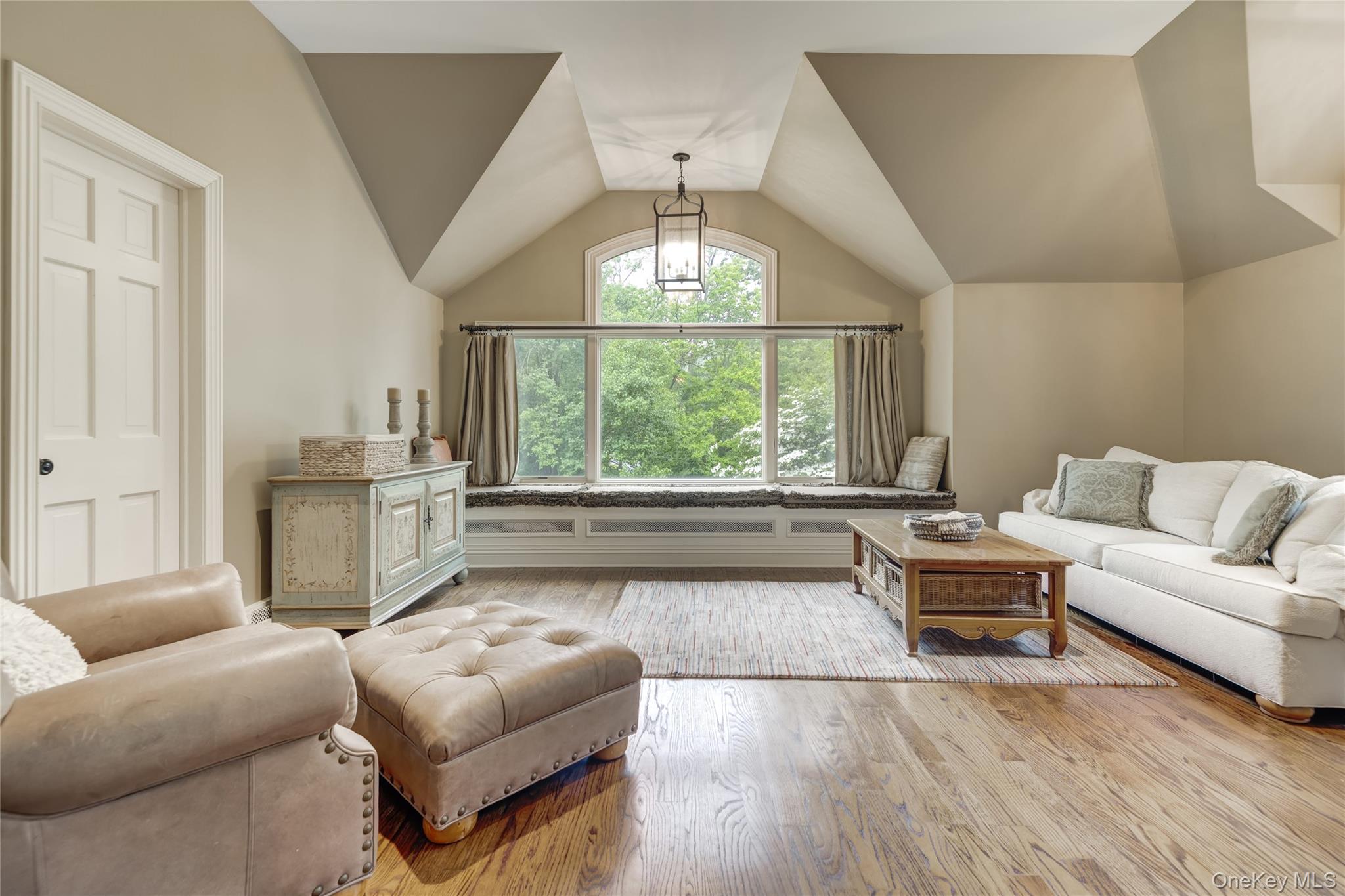 #19 photo, 527 Split Rock Road, Syosset , NY 11791