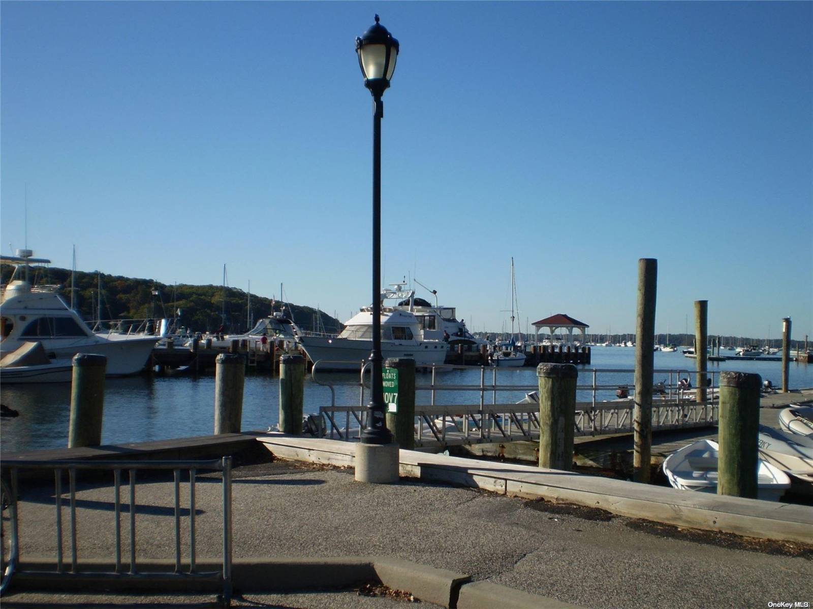 #44 photo, 127 waterside ave, north port , NY 11768