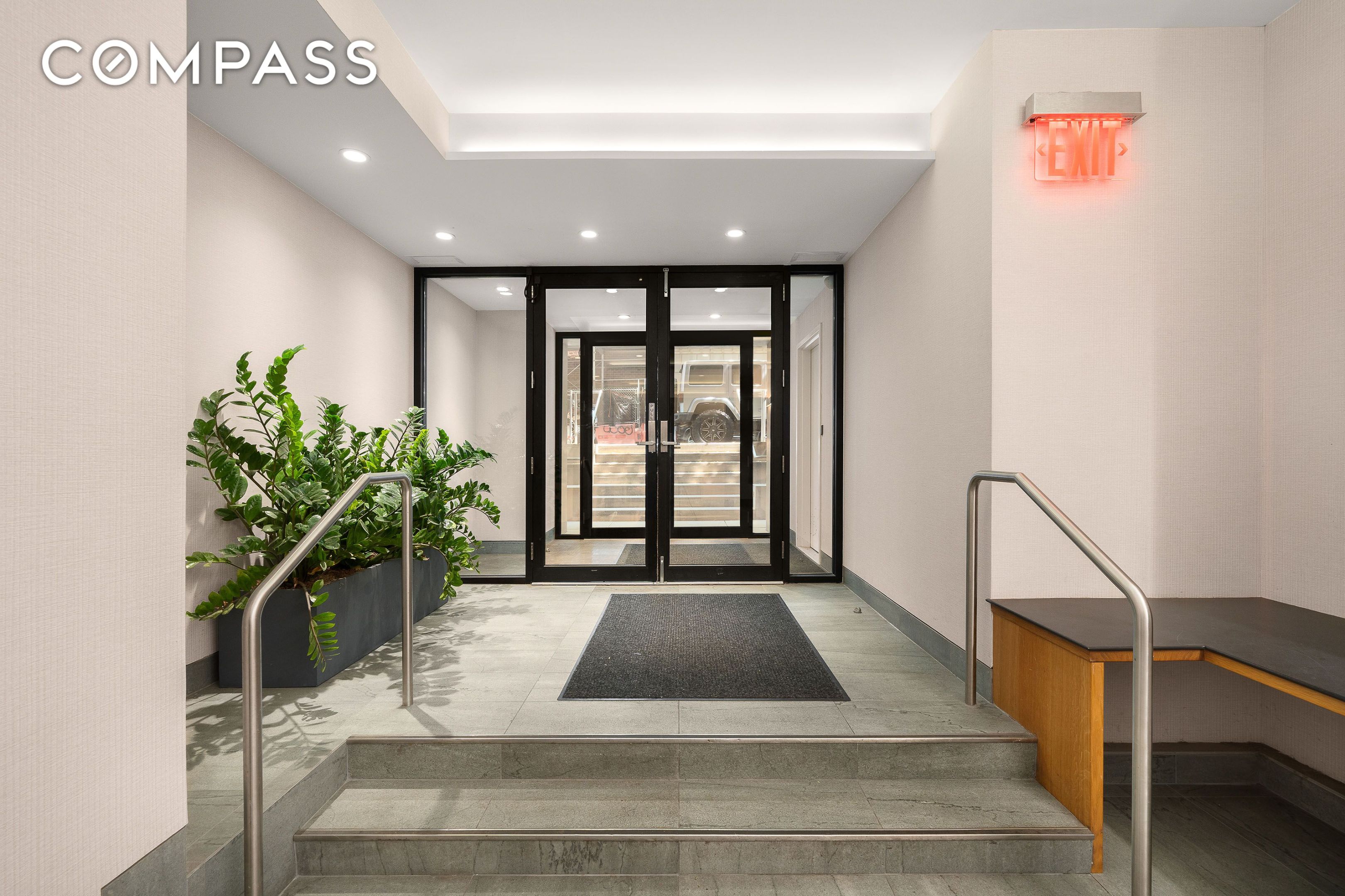 #8 photo, 250 W 16th Street, Chelsea , NY 10011