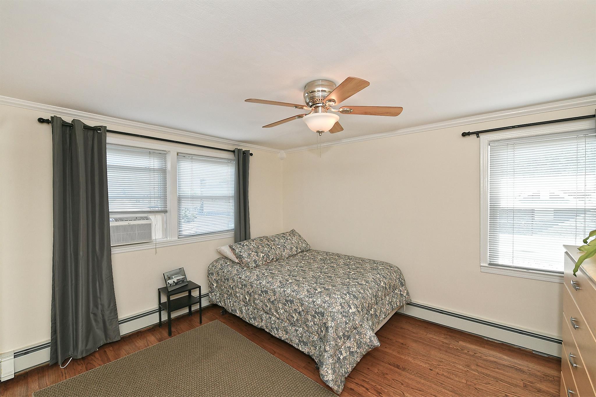 #16 photo, 859 Brent Drive, ناسو Wantagh , NY 11793