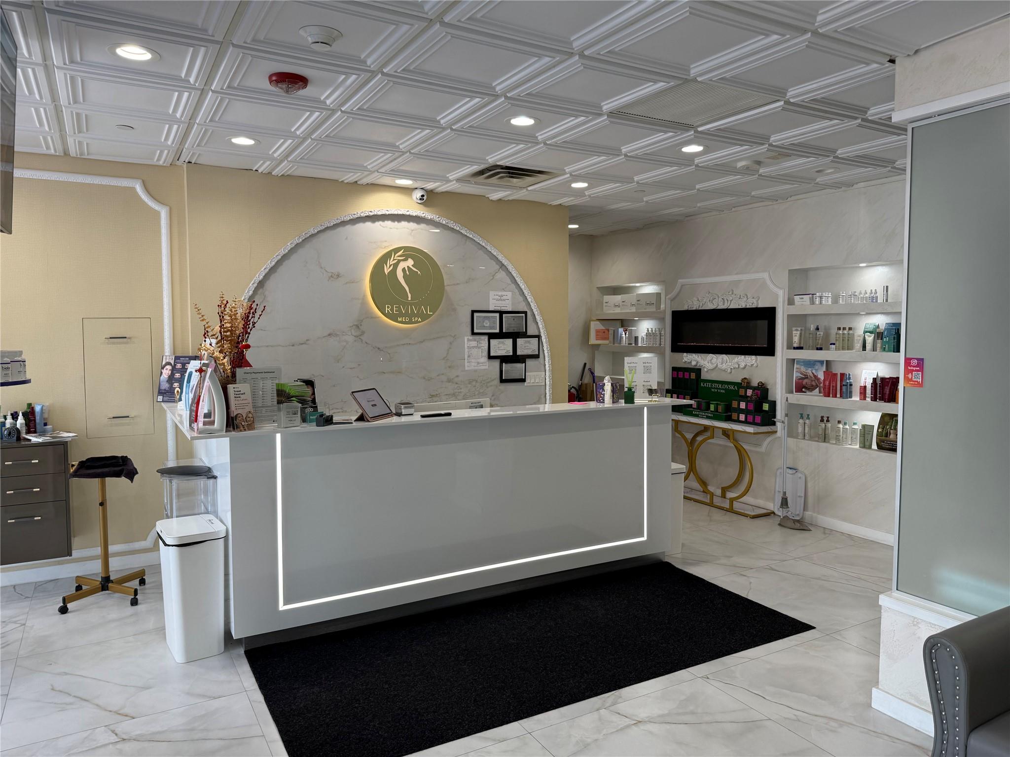 #3 photo, 266 Main Street, サフォーク郡 Huntington , NY 11743