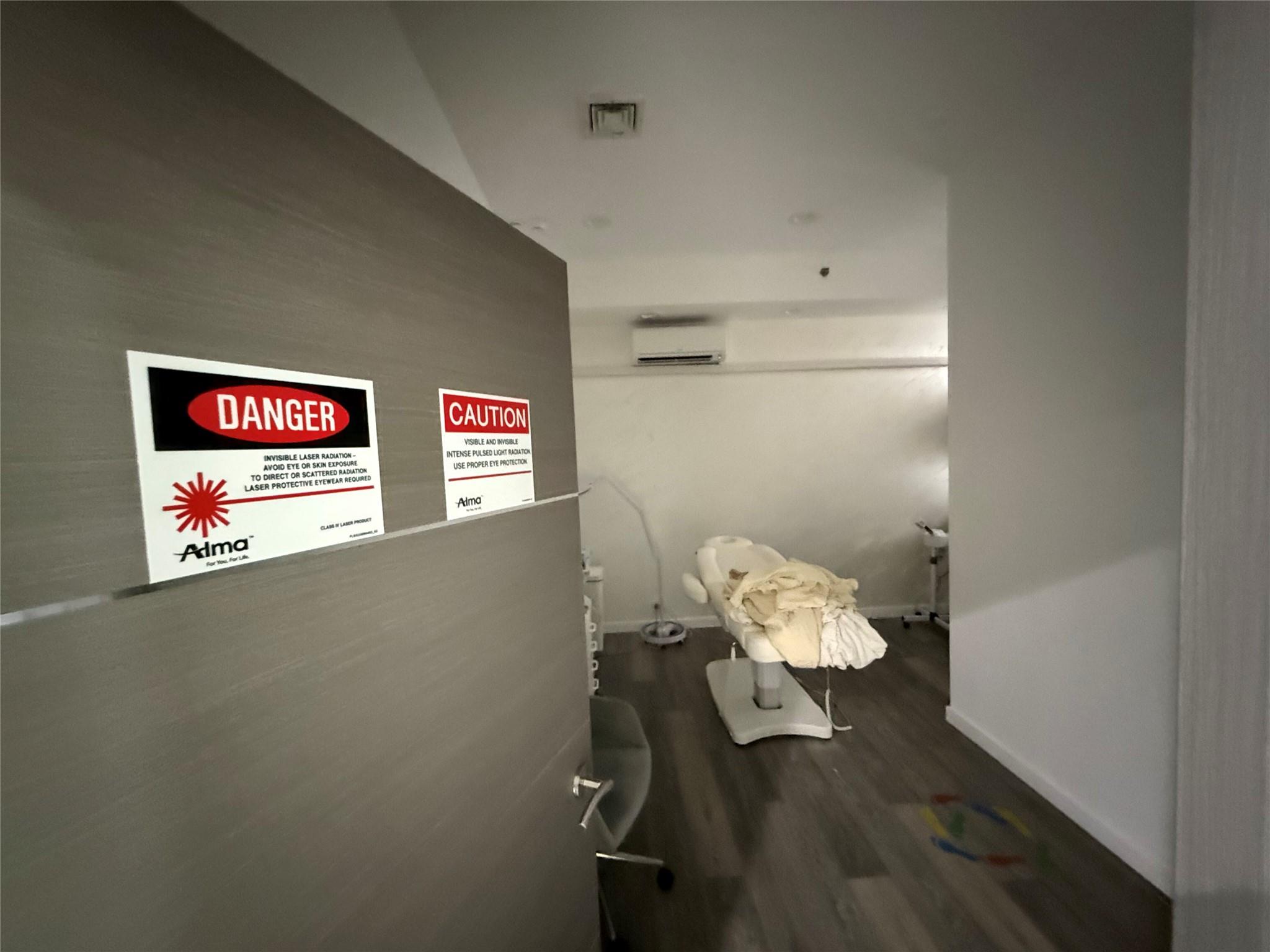 #9 photo, 266 Main Street, サフォーク郡 Huntington , NY 11743