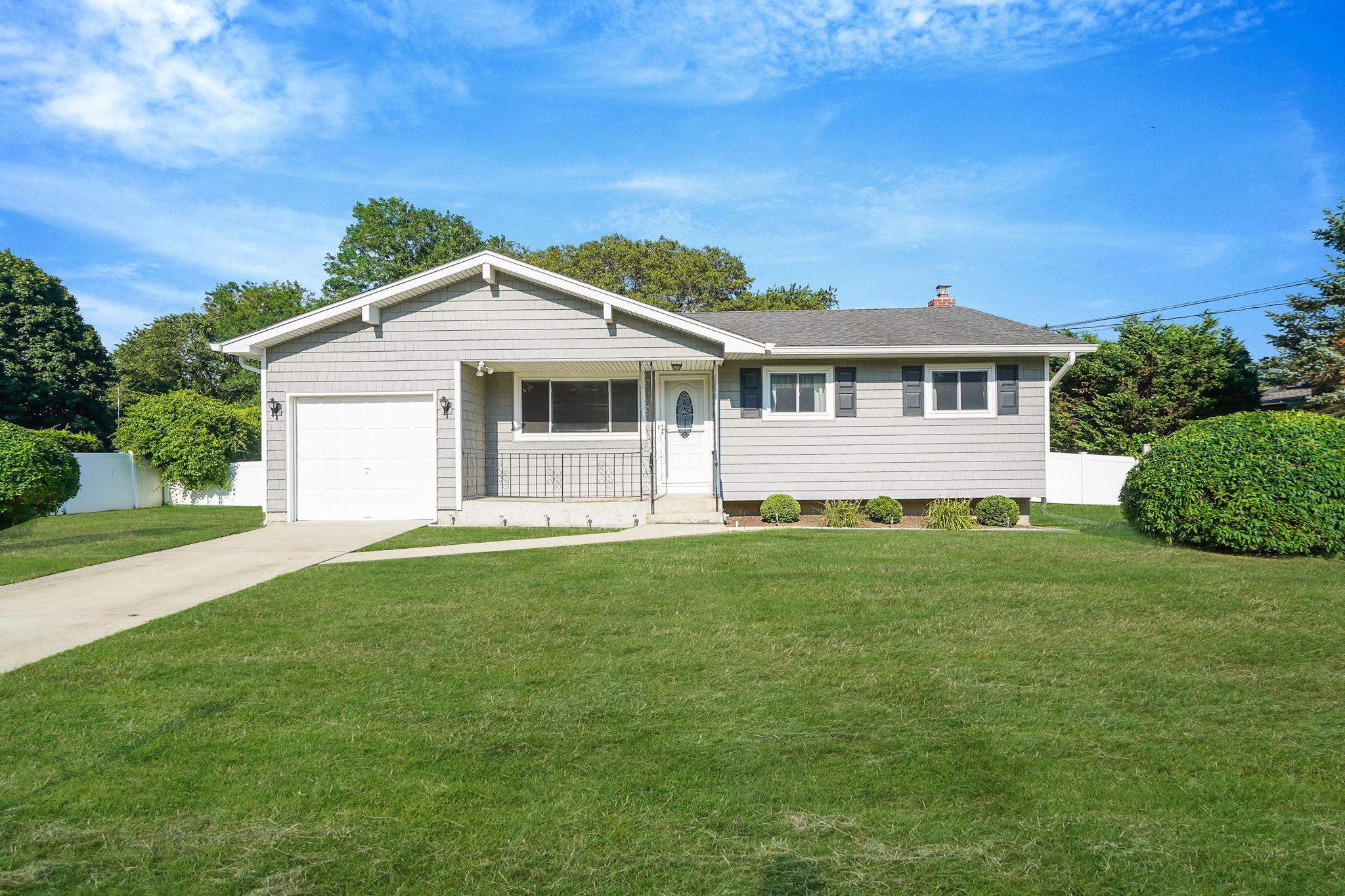 #1 photo, 1619 Washington Avenue, 東長島 Bohemia , NY 11716