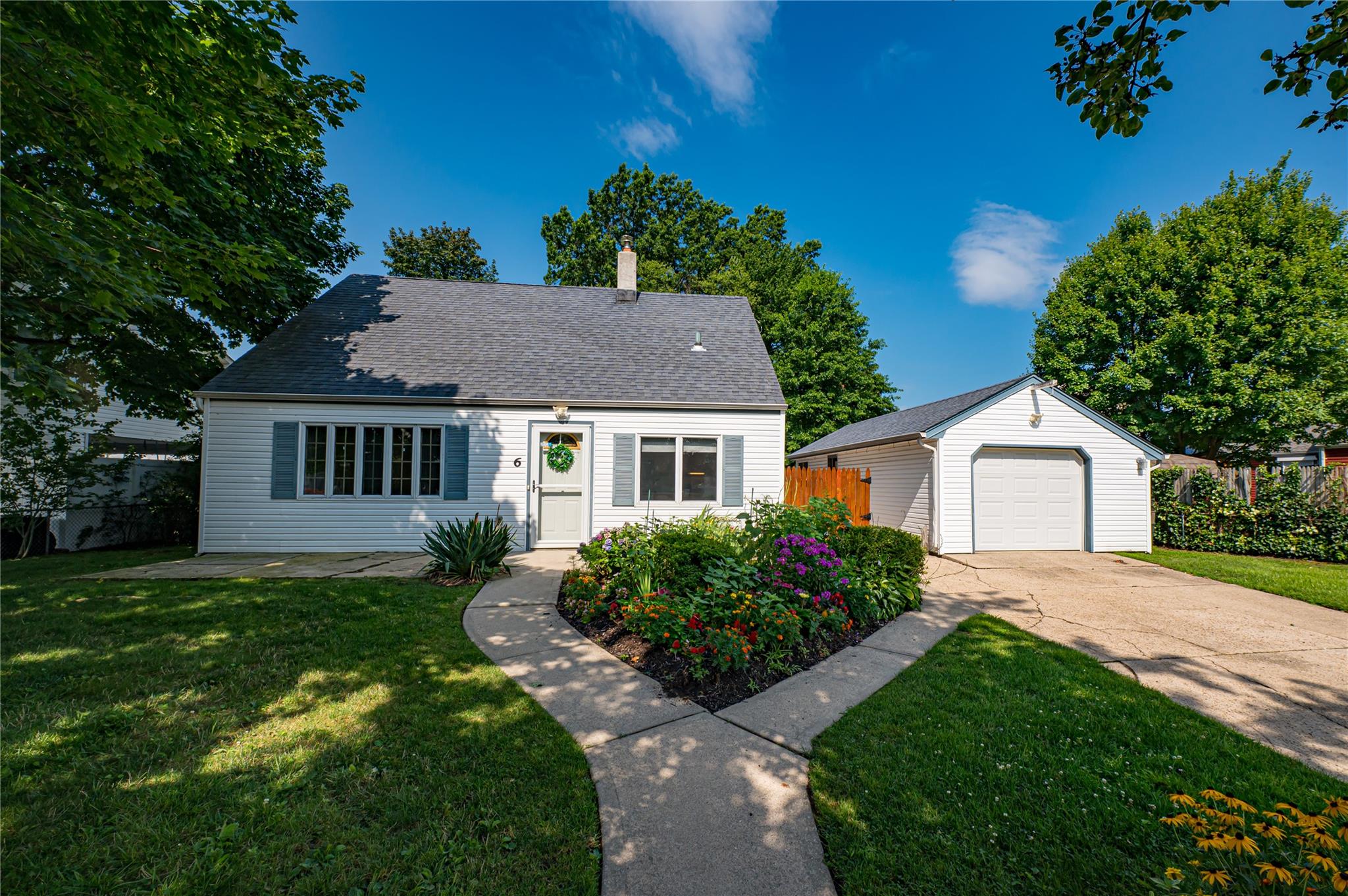 #1 photo, 6 Farm Lane, Levittown , NY 11756